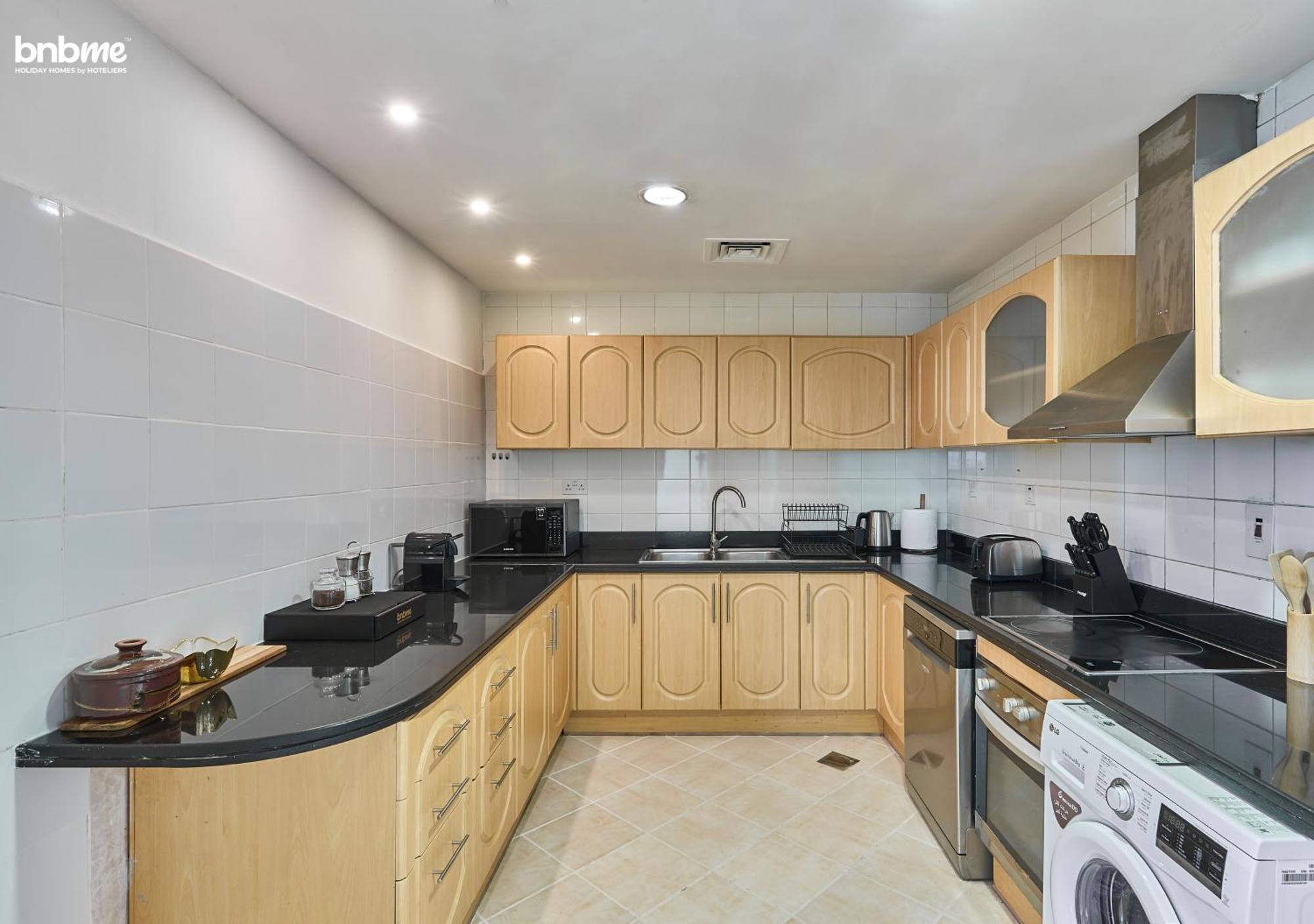 Bnbmehomes - Damac Waves Tower Daire Dubai