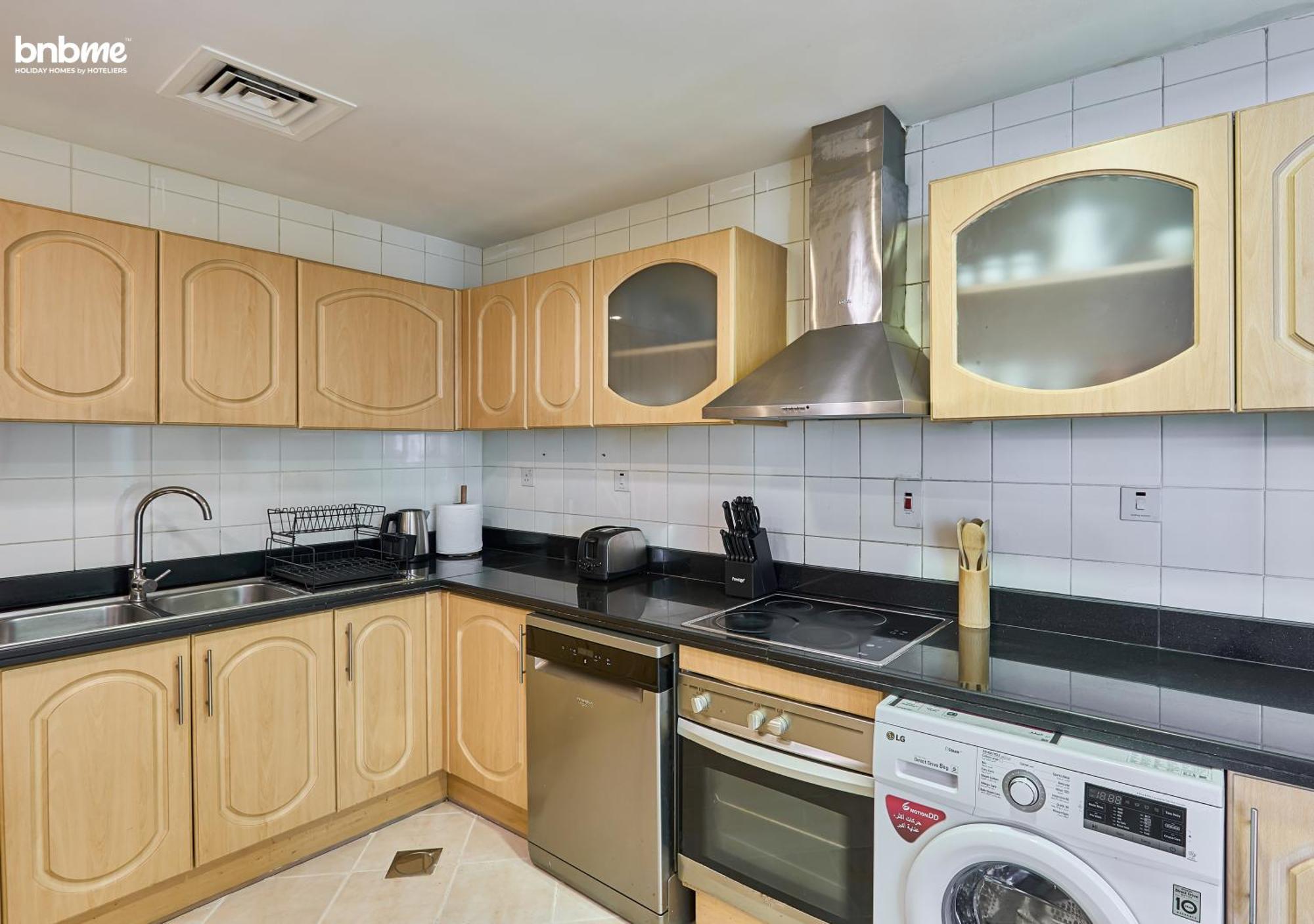 Bnbmehomes - Damac Waves Tower Daire *