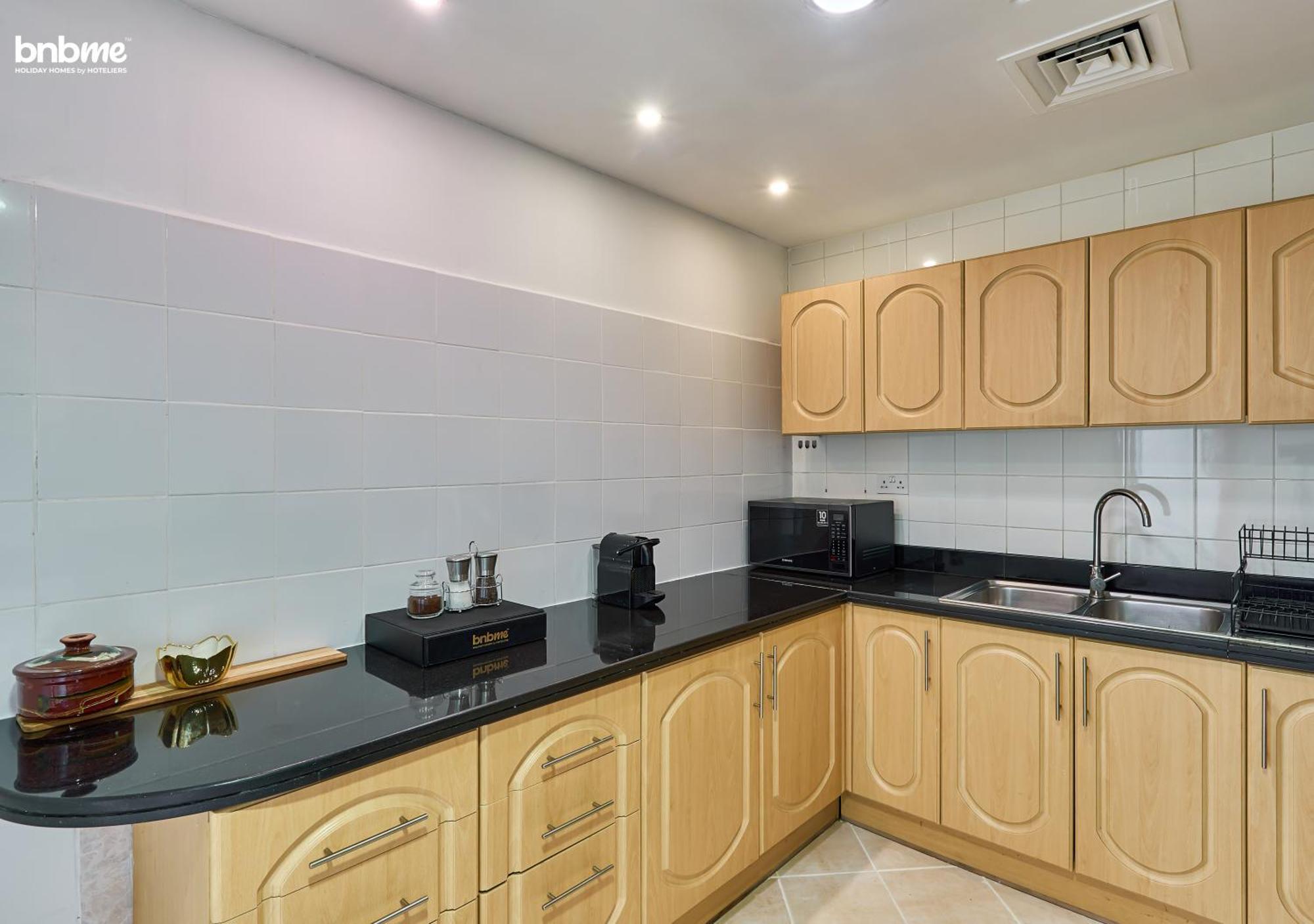 Bnbmehomes - Damac Waves Tower * Dubai