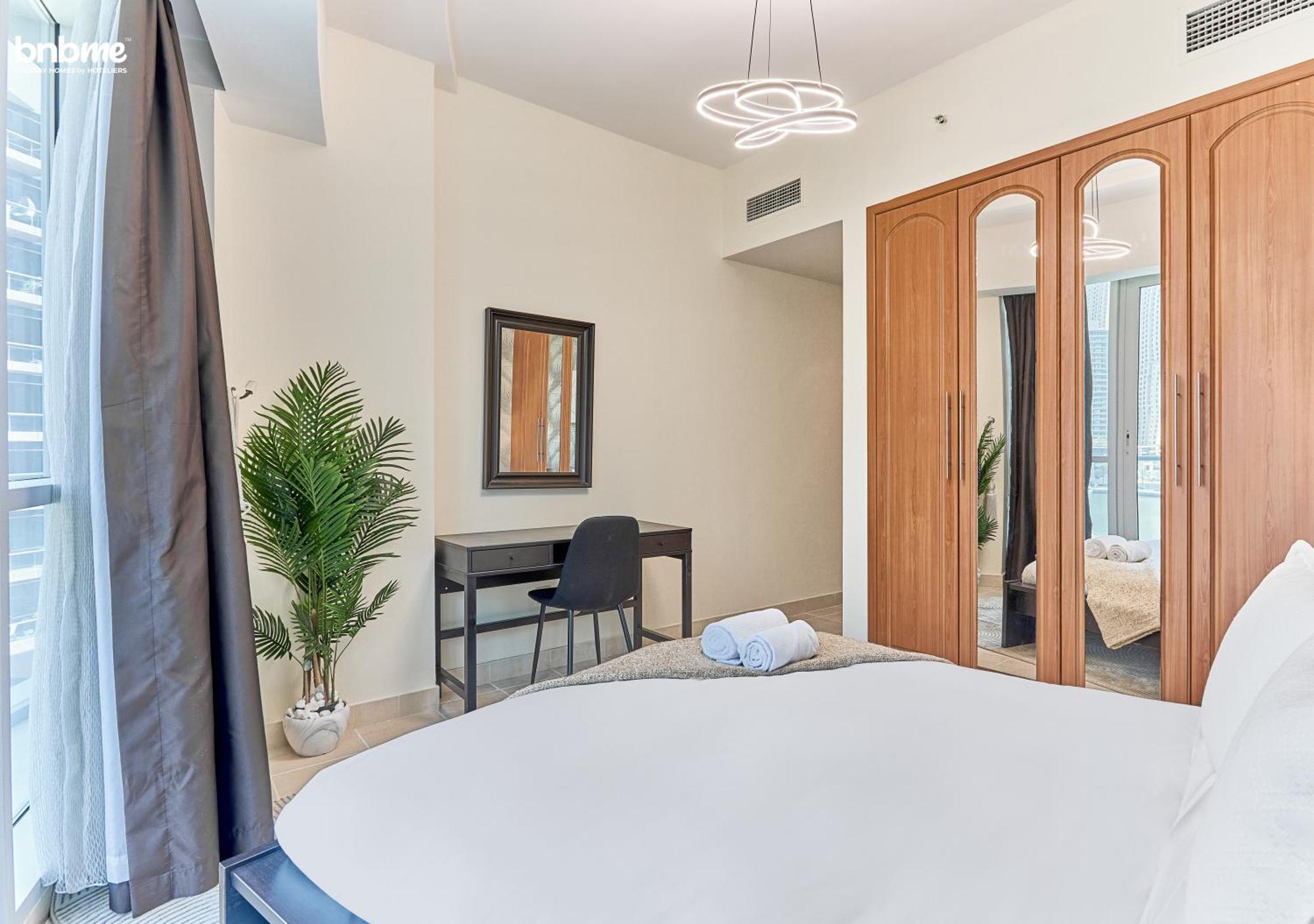 Bnbmehomes - Damac Waves Tower Daire Dubai