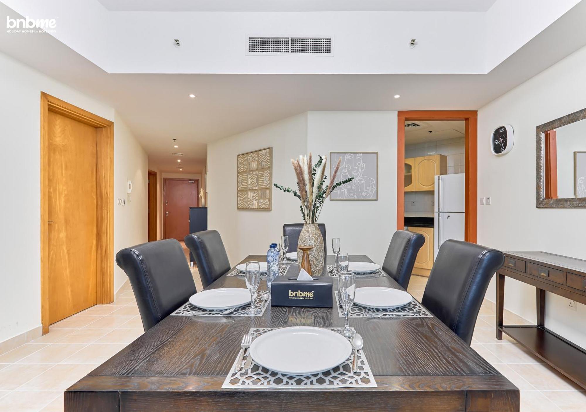 Bnbmehomes - Damac Waves Tower * Dubai