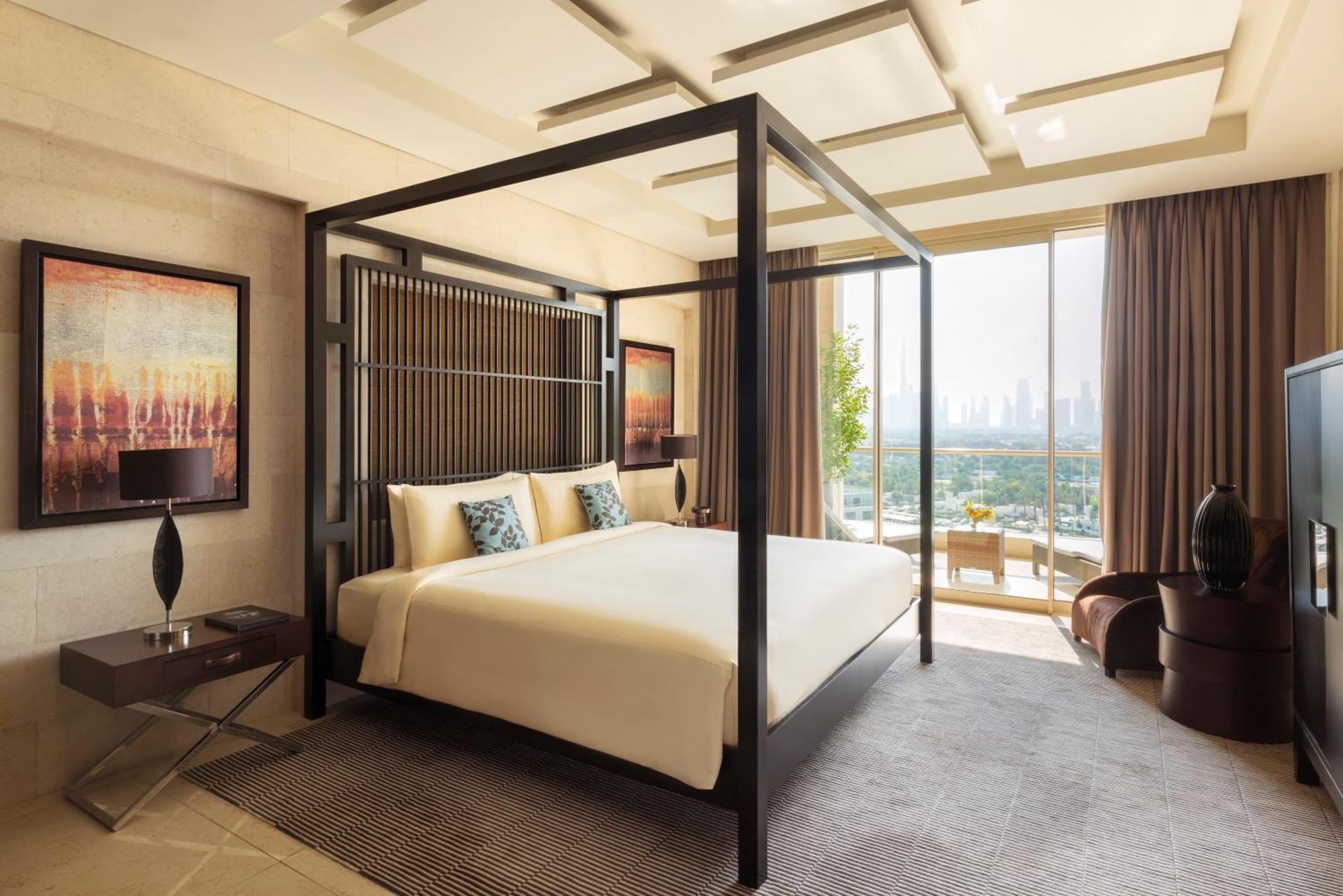 Raffles Otel 5*