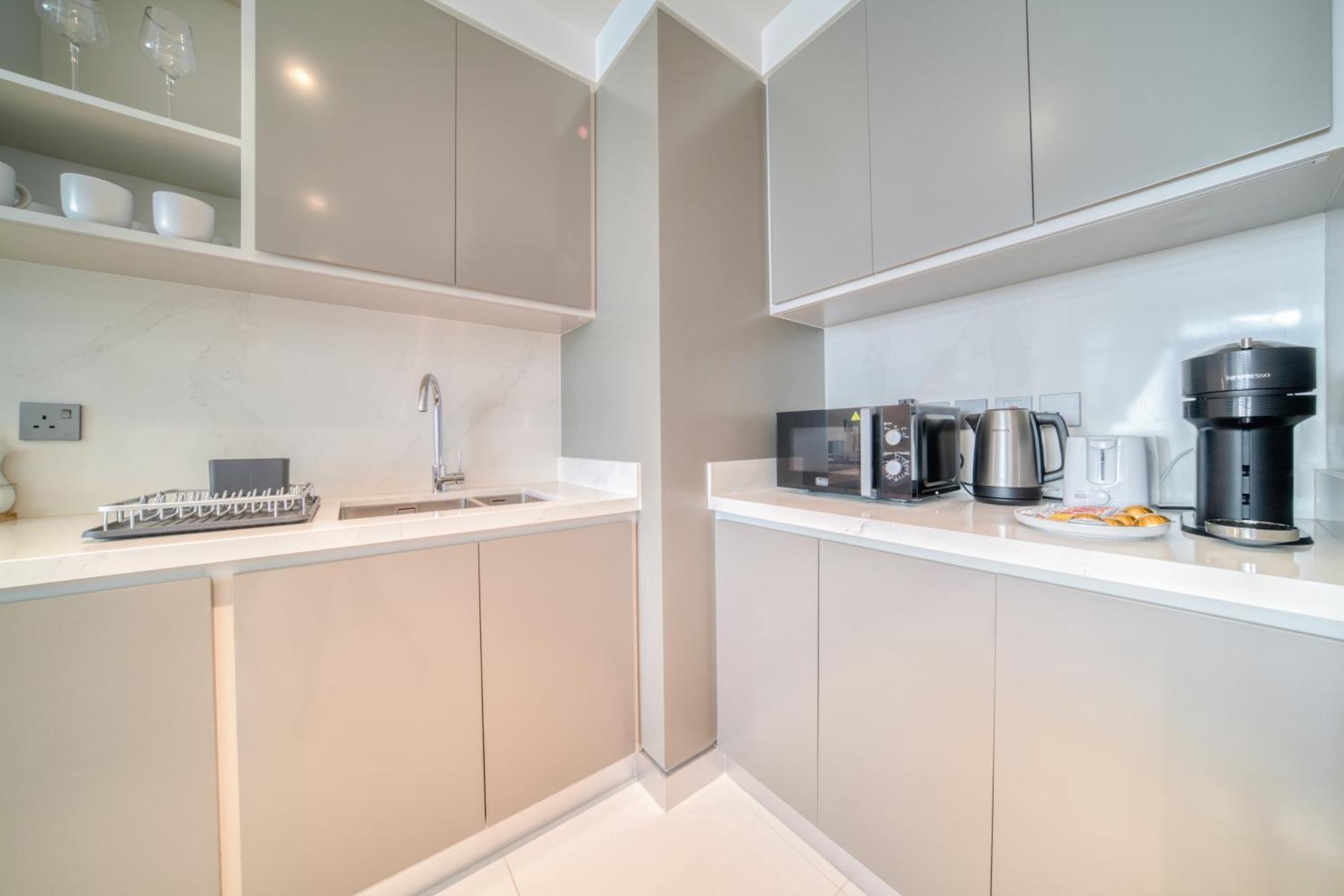 Emaar Front 2br With Sea & Marina Skyline Views Dubai