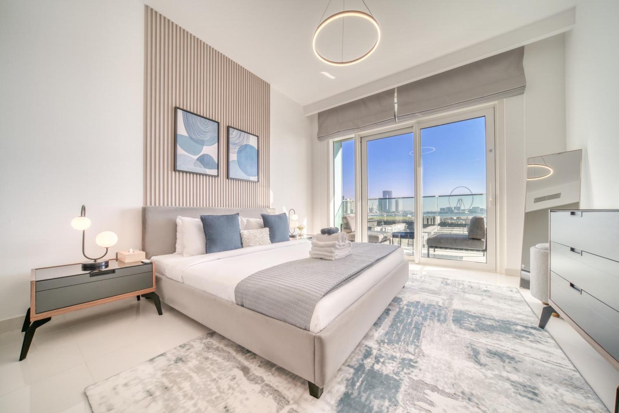 Apartment Emaar Front 2br With Sea & Marina Skyline Views *