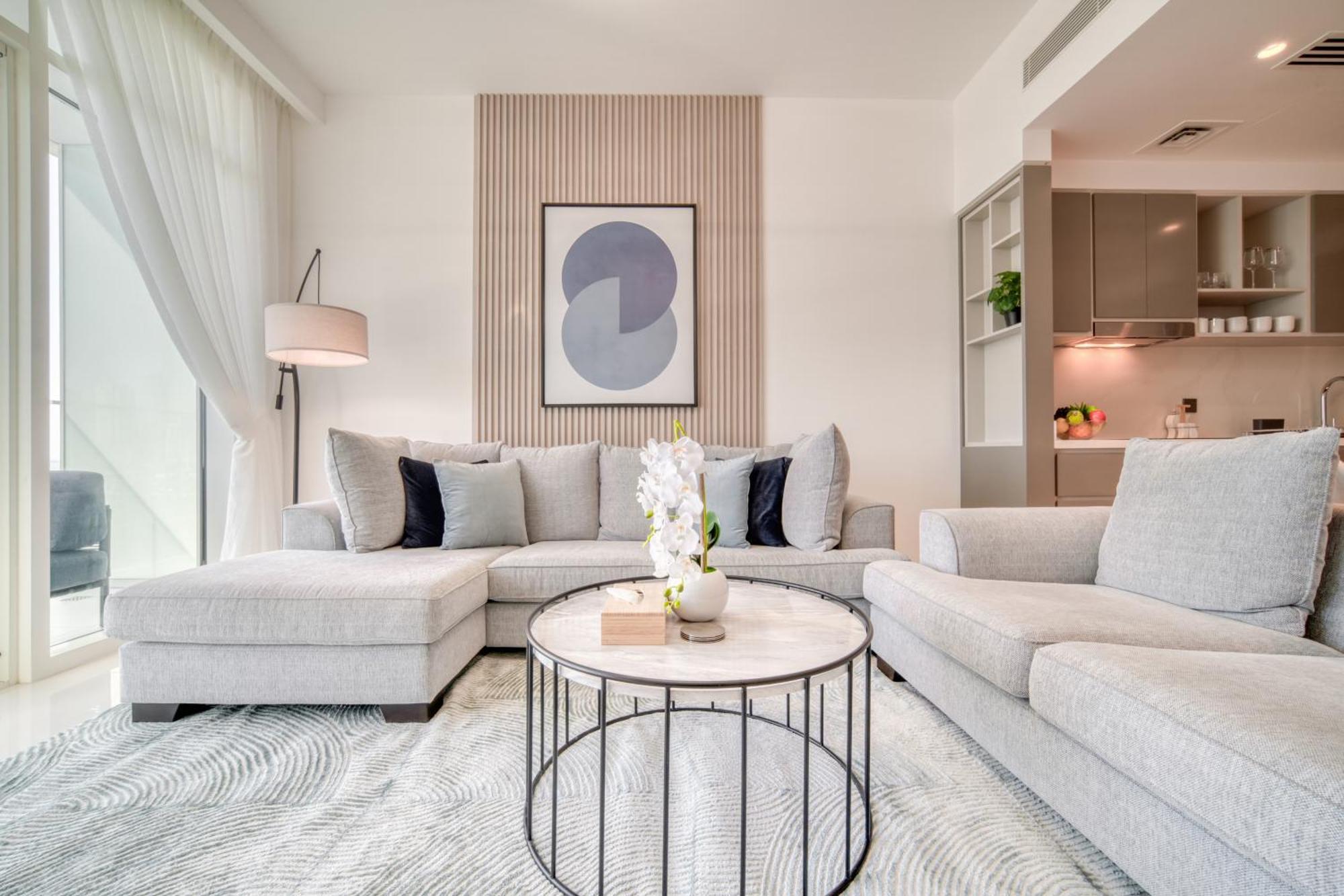 Emaar Front 2br With Sea & Marina Skyline Views