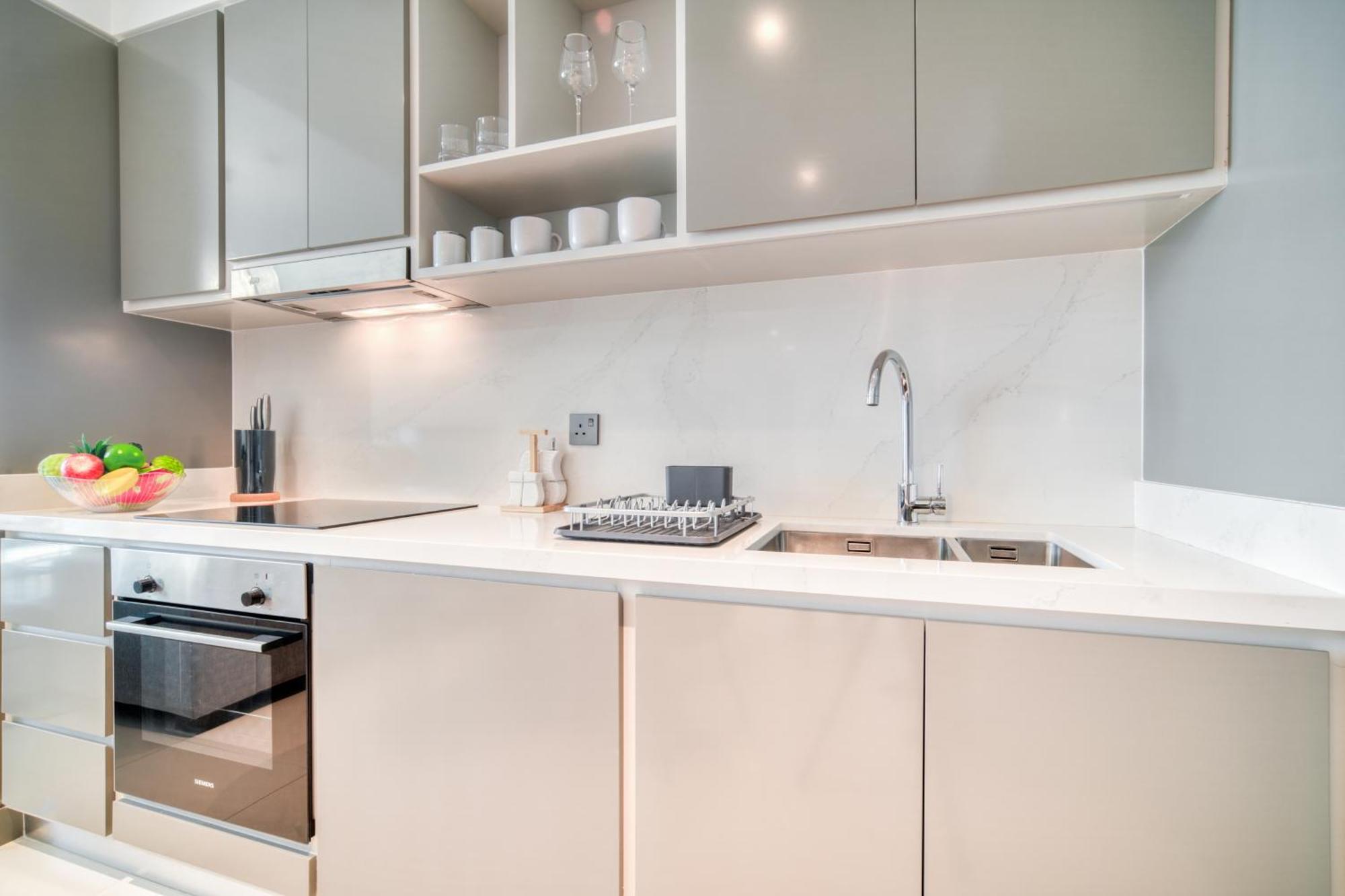 Apartment Emaar Front 2br With Sea & Marina Skyline Views *