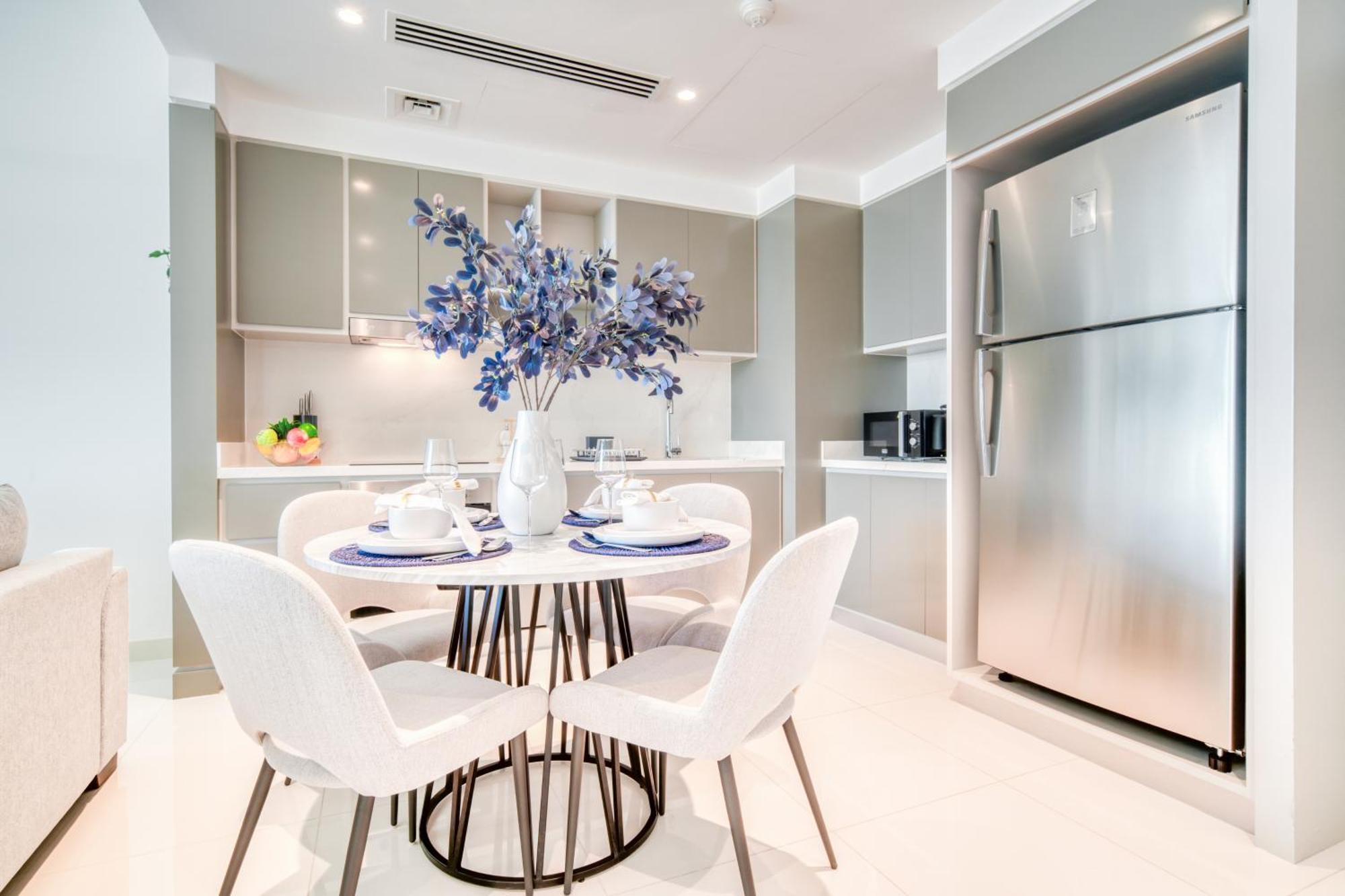 Emaar Front 2br With Sea & Marina Skyline Views