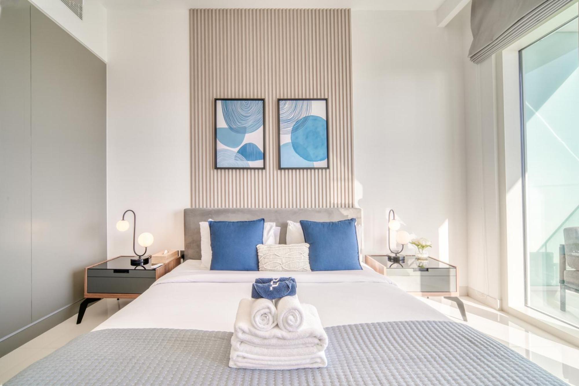 Apartment Emaar Front 2br With Sea & Marina Skyline Views