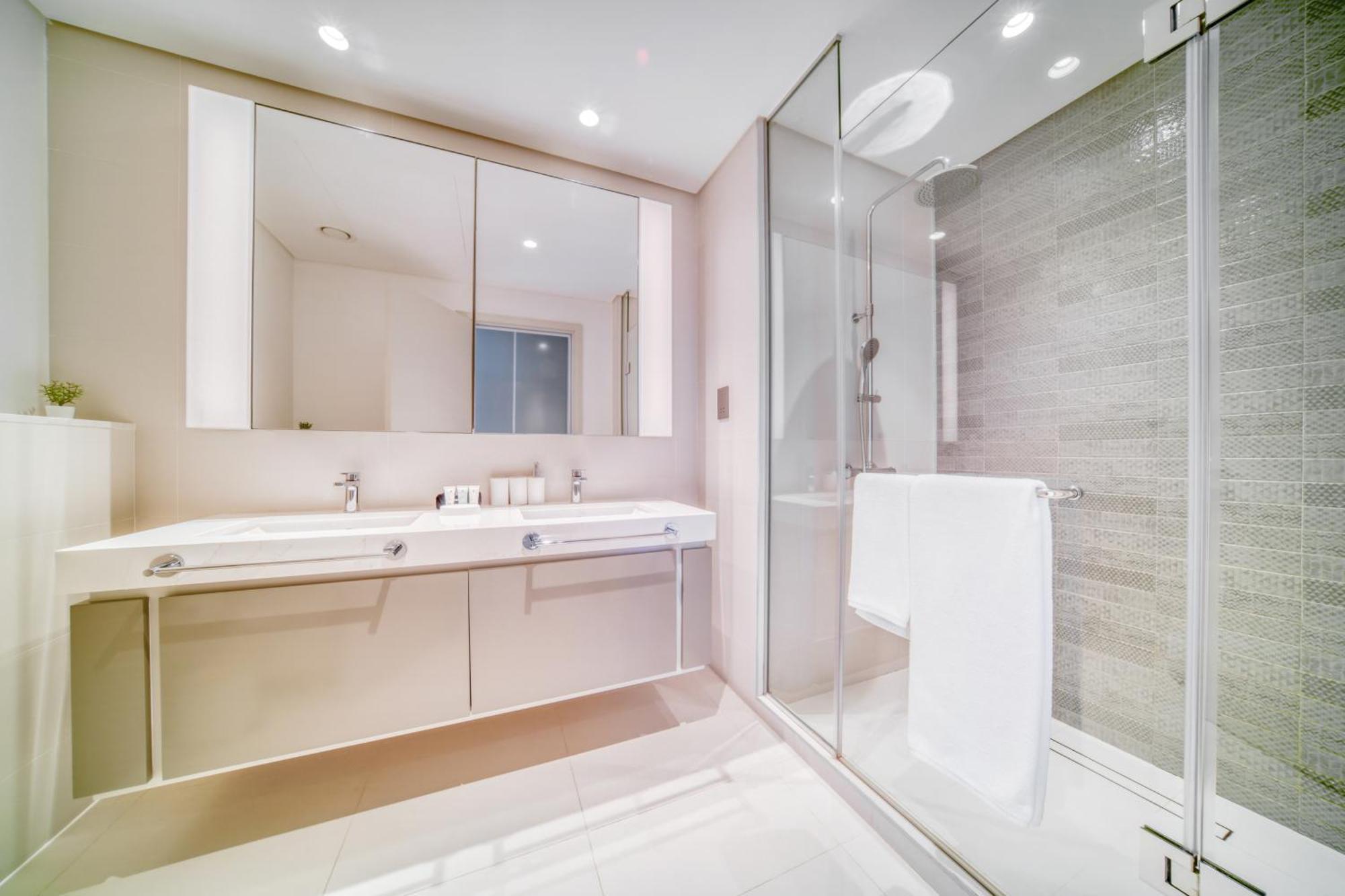 Emaar Front 2br With Sea & Marina Skyline Views * Dubai