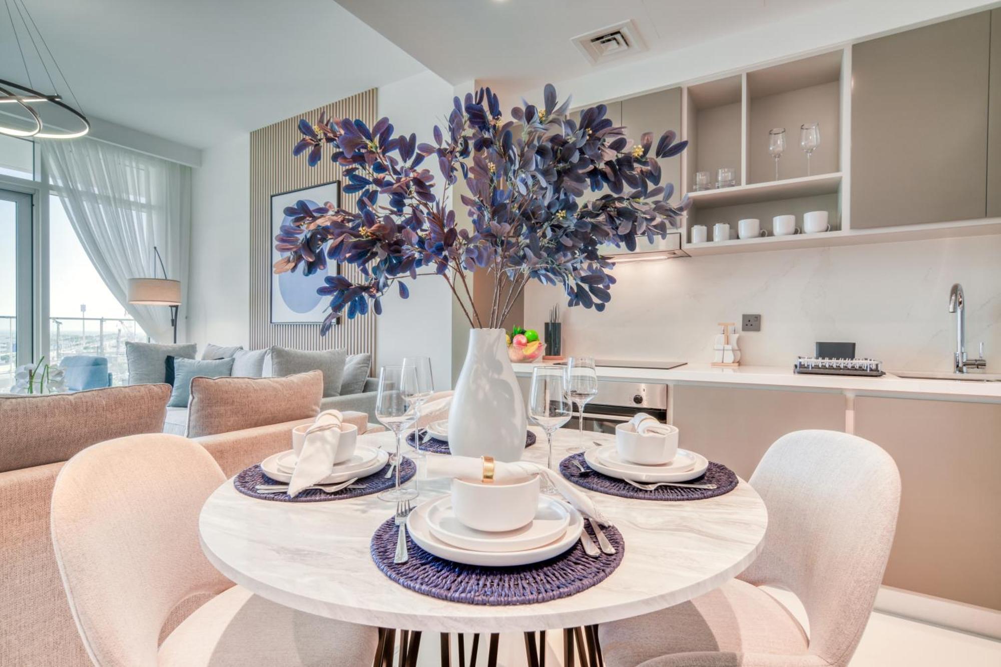 Apartment Emaar Front 2br With Sea & Marina Skyline Views *