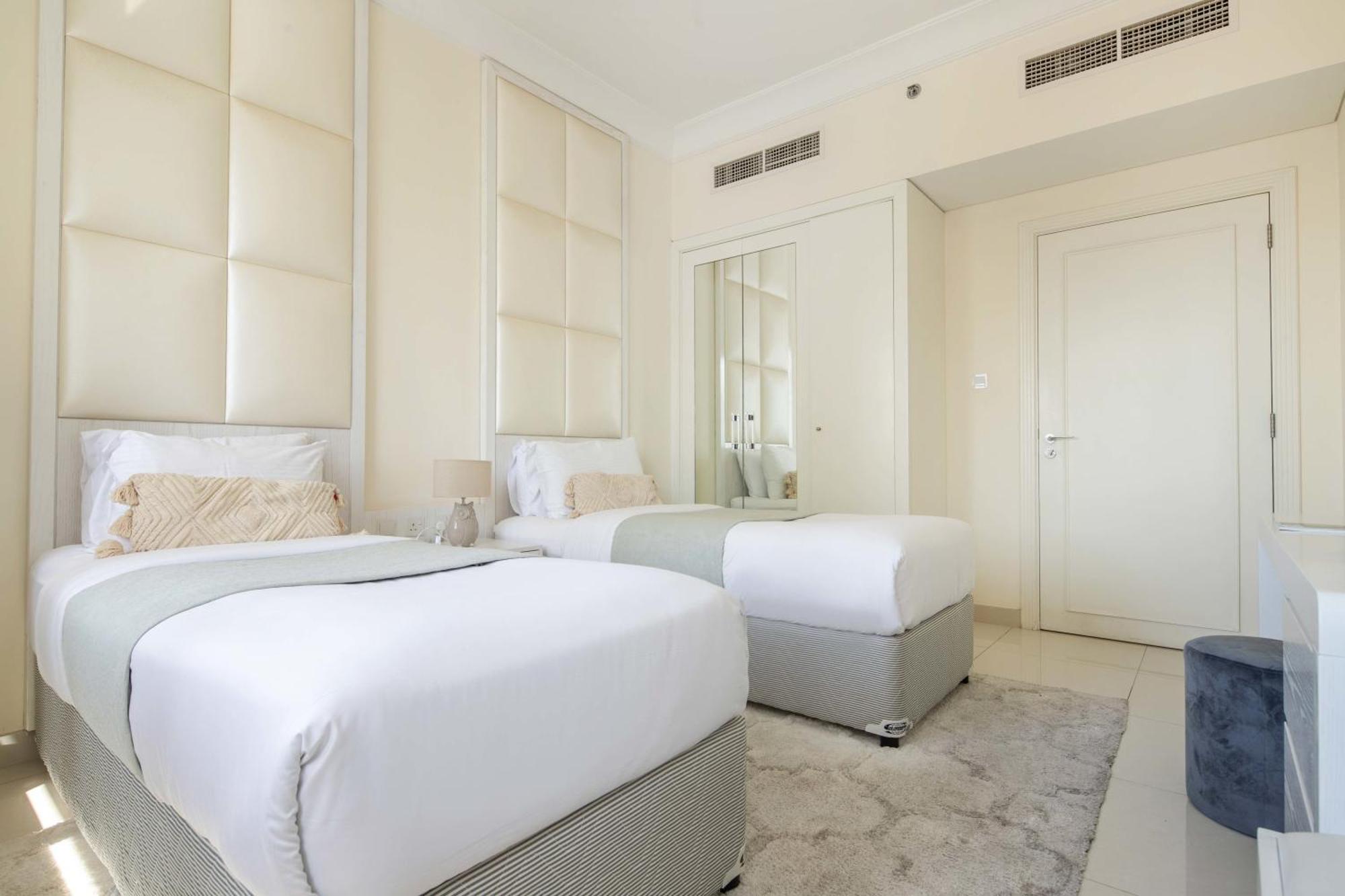 Frank Porter - Damac Maison Mall Street Apartment Dubai