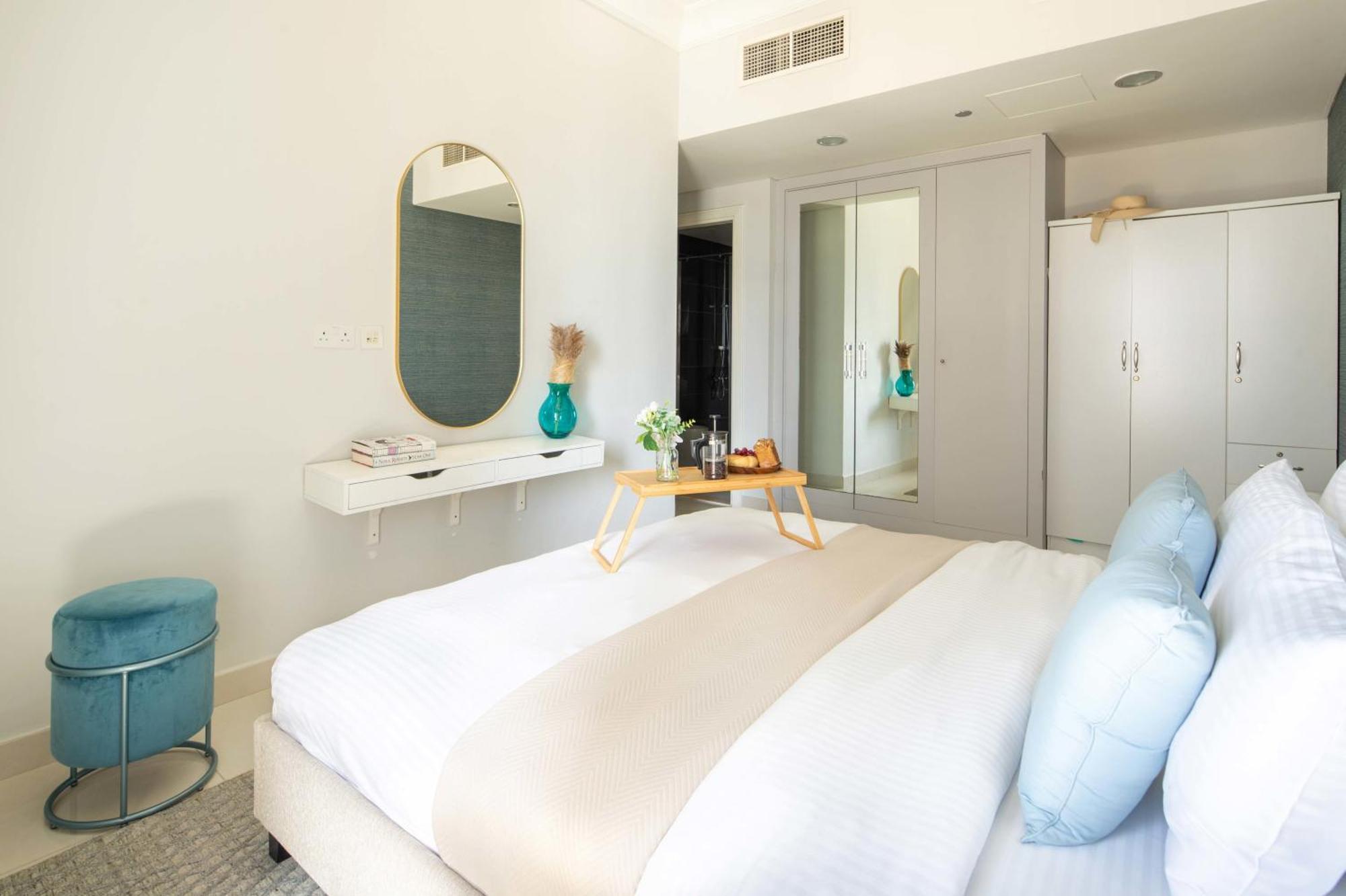 Apartment Frank Porter - Damac Maison Mall Street Dubai