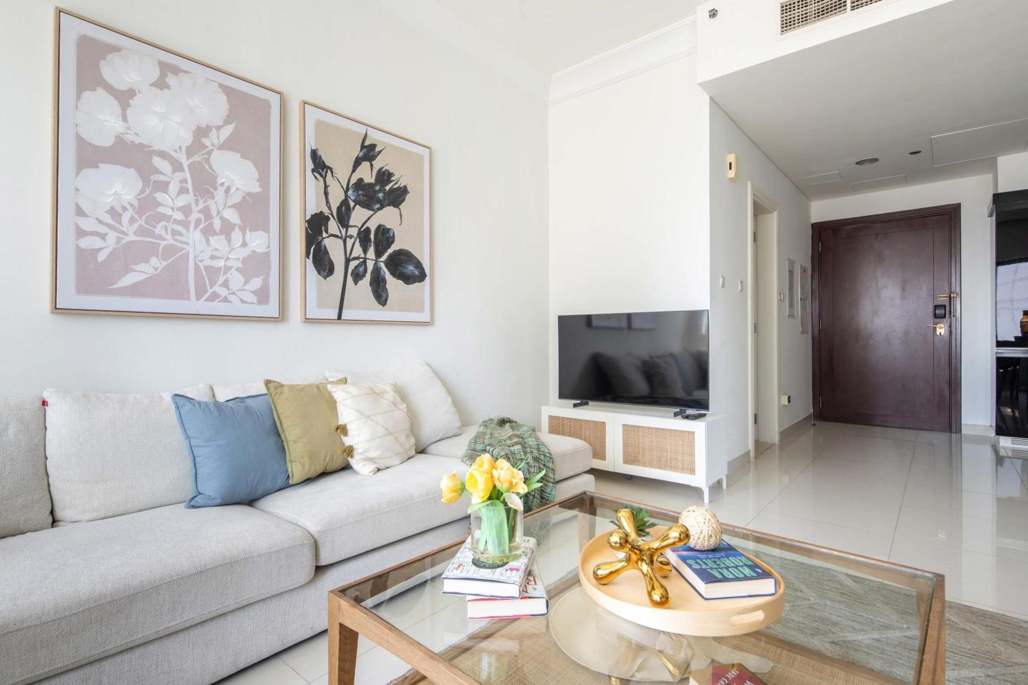 Frank Porter - Damac Maison Mall Street Apartment