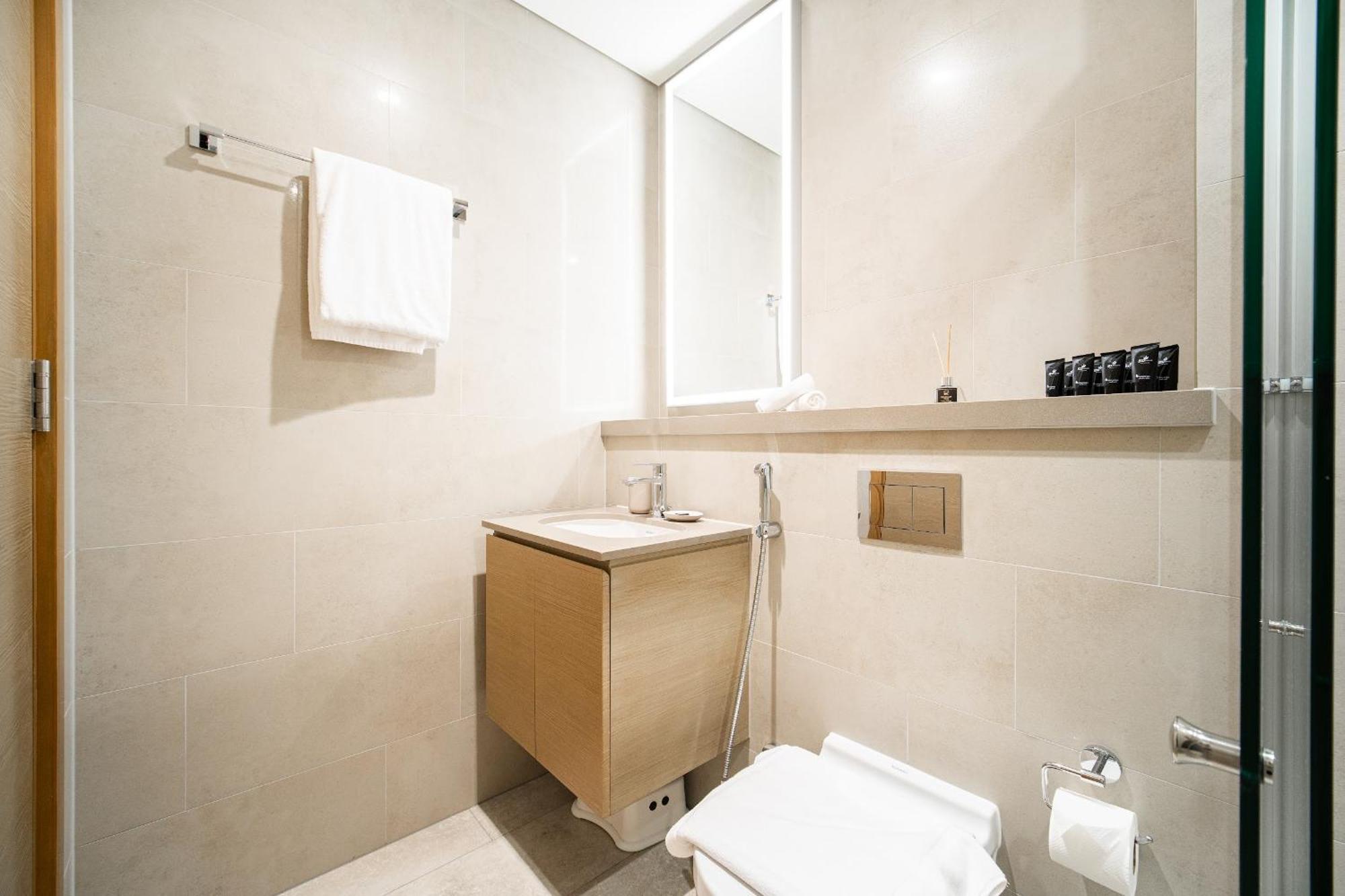 Kid-Friendly 2Br - Secure, Central And Peaceful Apartment *