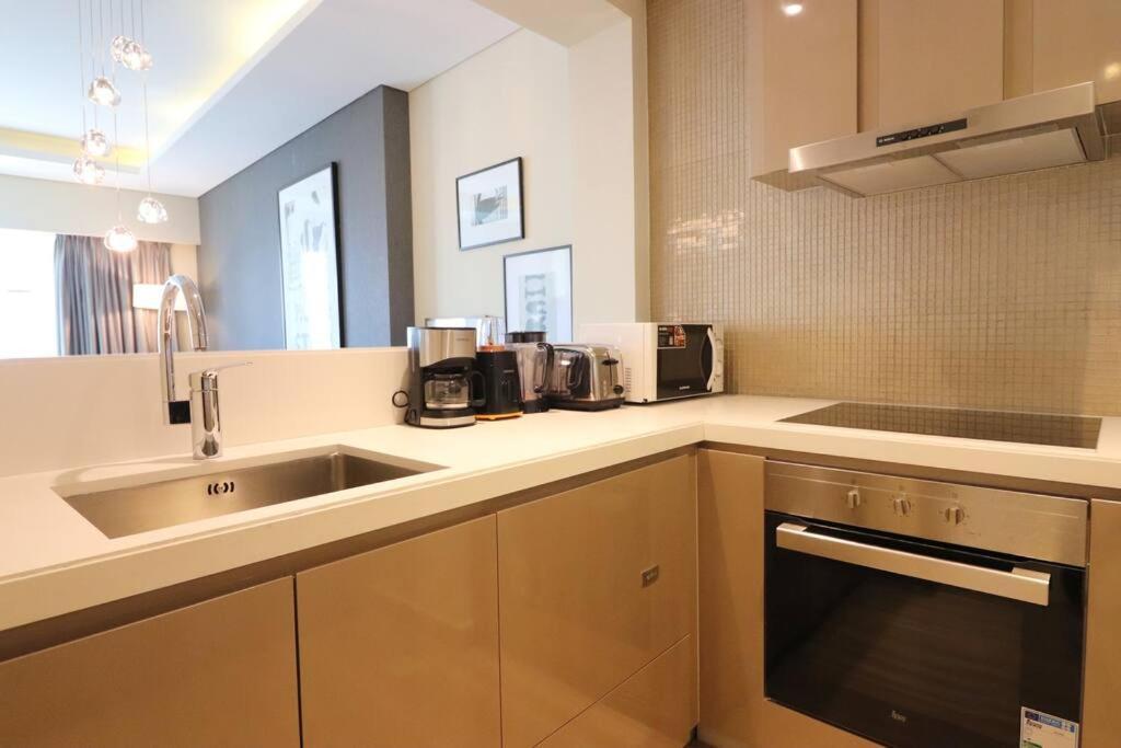 Stunning High Floor I 1bhk I Bills Included * Dubai