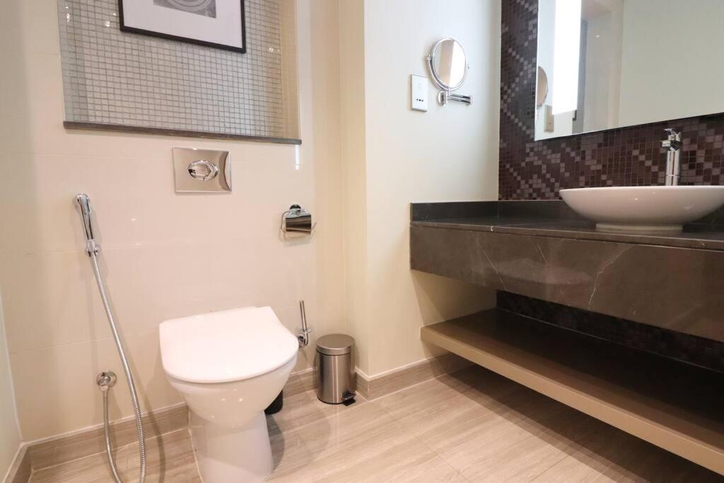 Stunning High Floor I 1bhk I Bills Included * Dubai