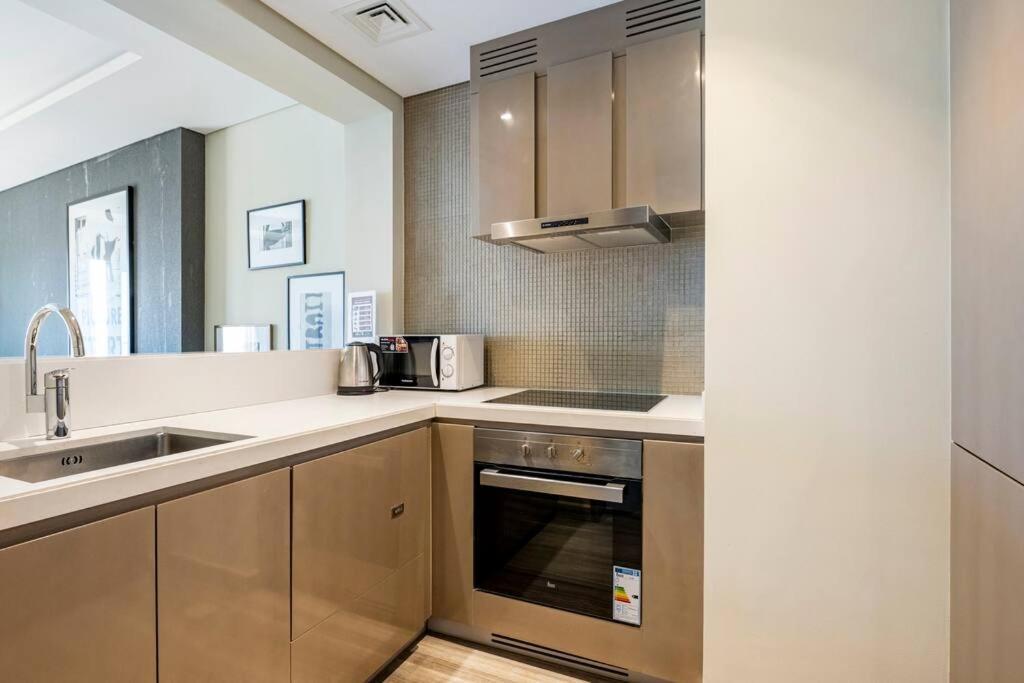 Stunning High Floor I 1bhk I Bills Included Dubai