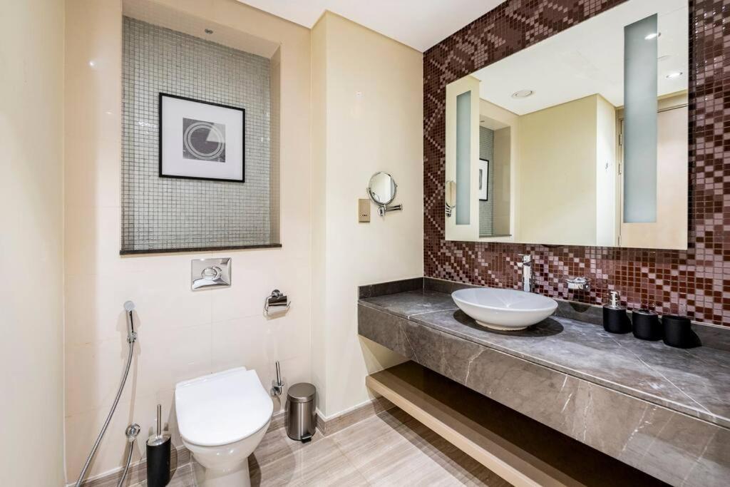 Stunning High Floor I 1bhk I Bills Included Dubai
