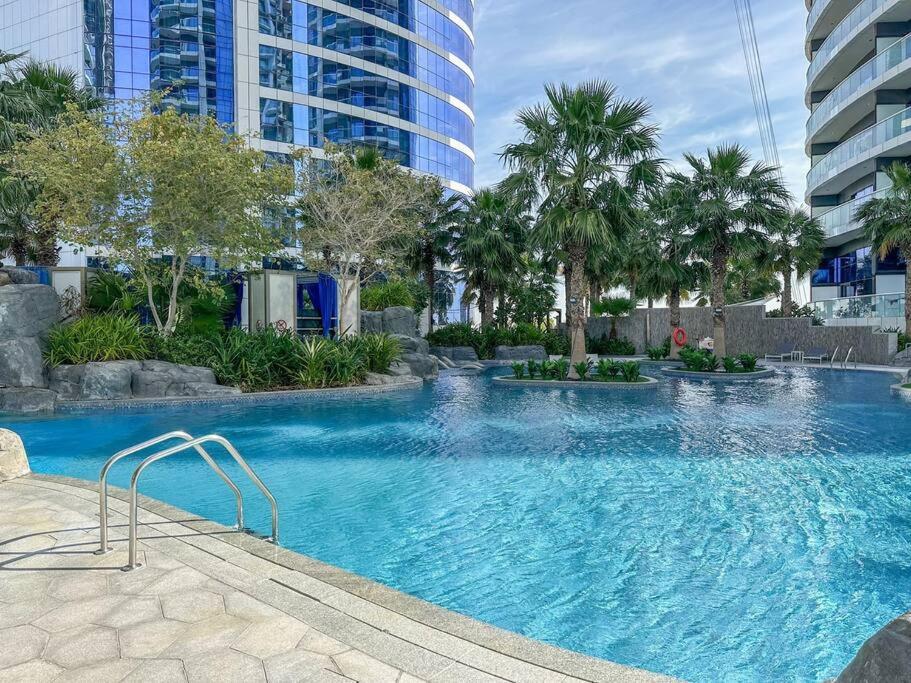 Stunning High Floor I 1bhk I Bills Included *