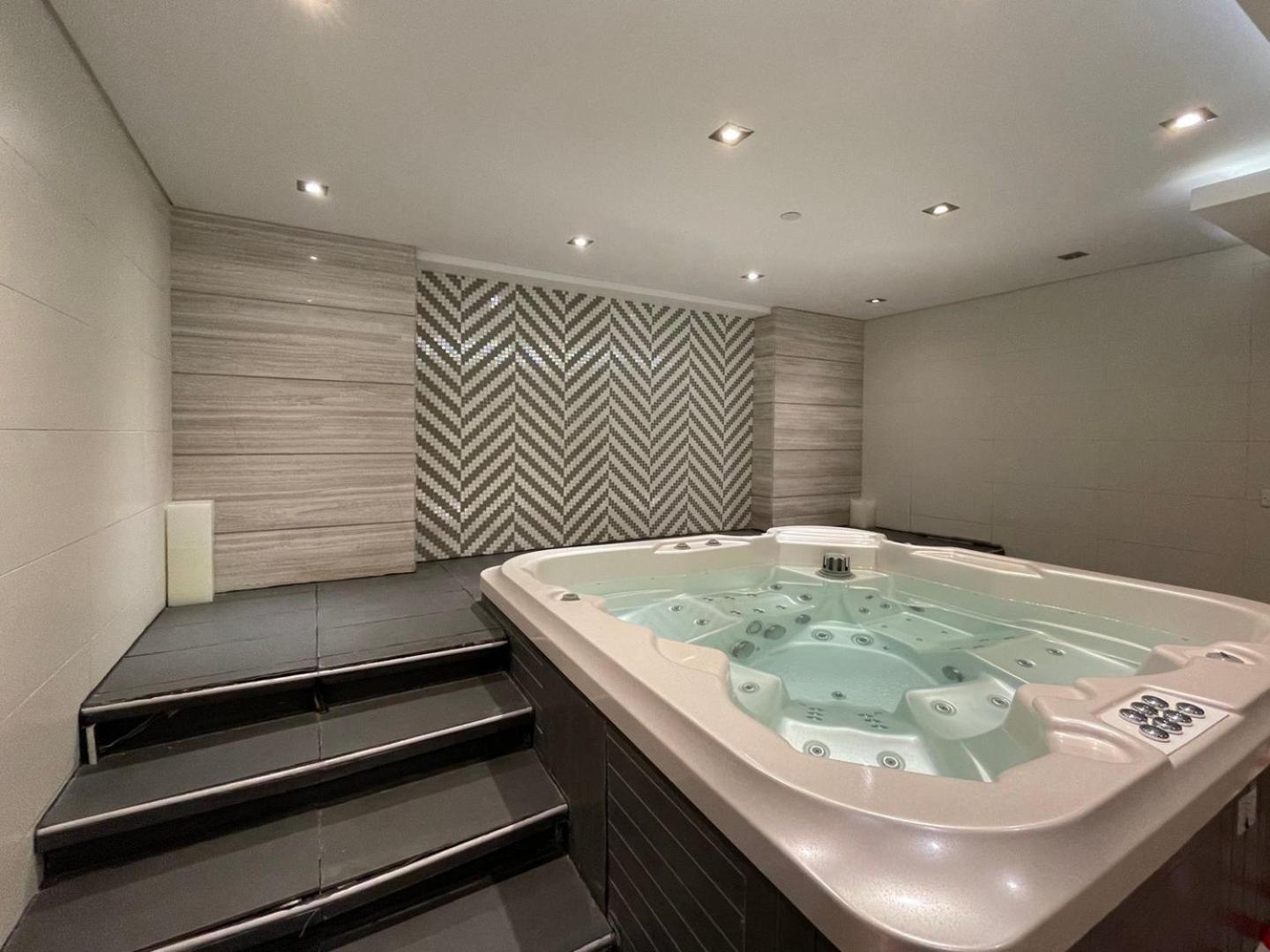Guestready - Modern Grey With Pool And Gym *