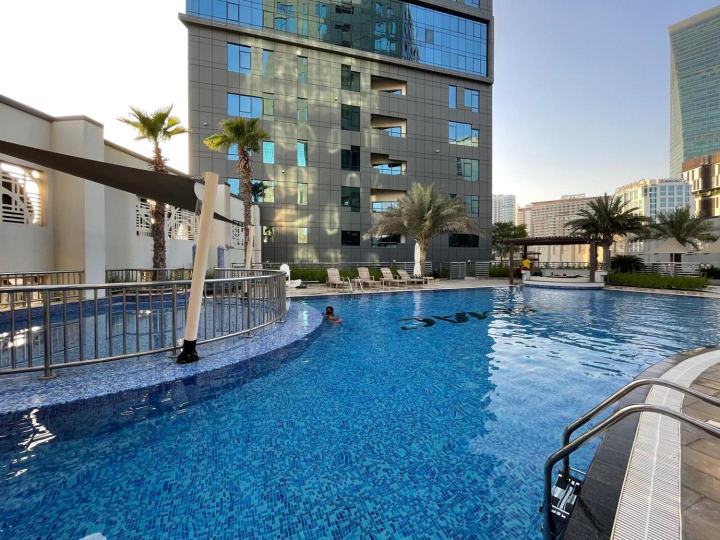 Guestready - Modern Grey With Pool And Gym * Dubai