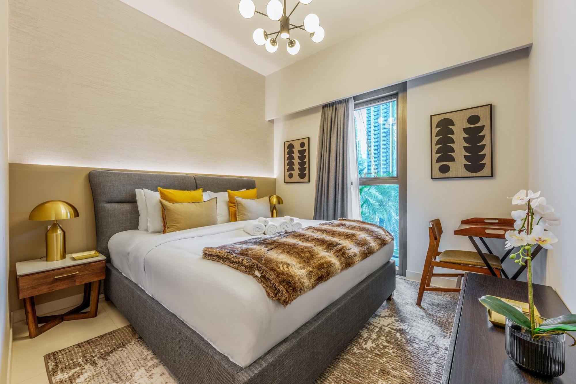 Stayis L 2br Iconic Burj Khalifa View Apartment