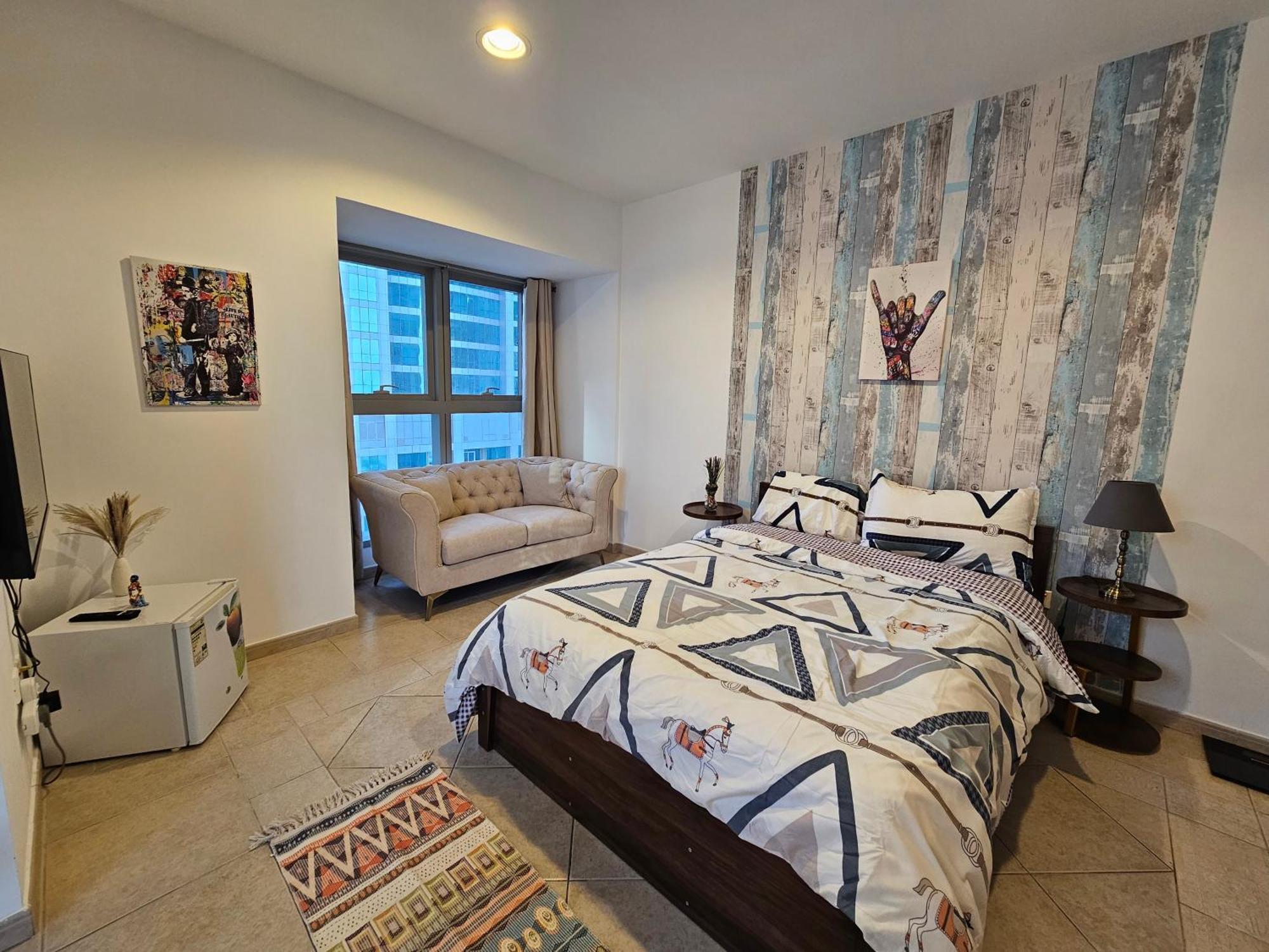 Homestay Super Host At Highest Residential Tower In The World, Private In A Shared