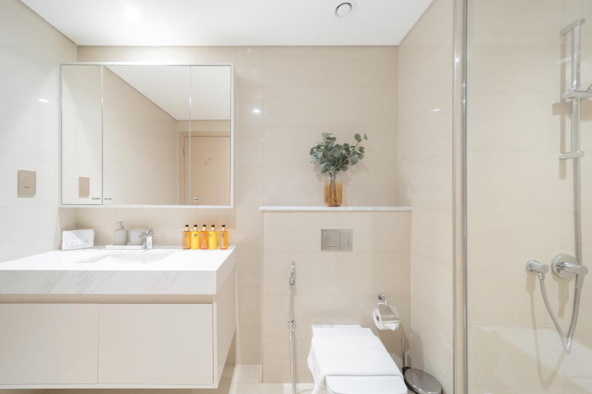 Eden's Homes & - Burj Royale Apartamento *