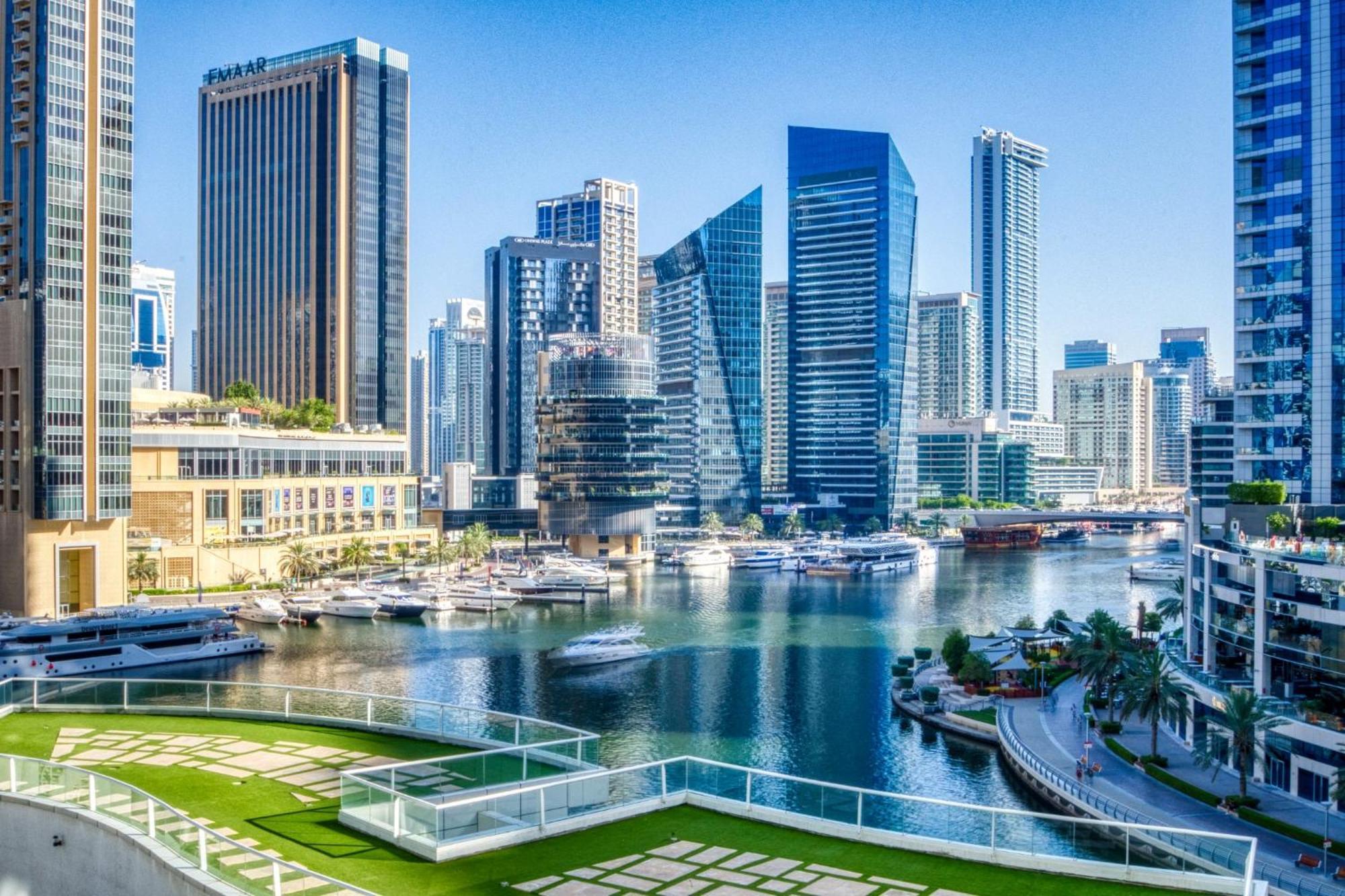 Marina-front Modern Space With Balcony * Dubai