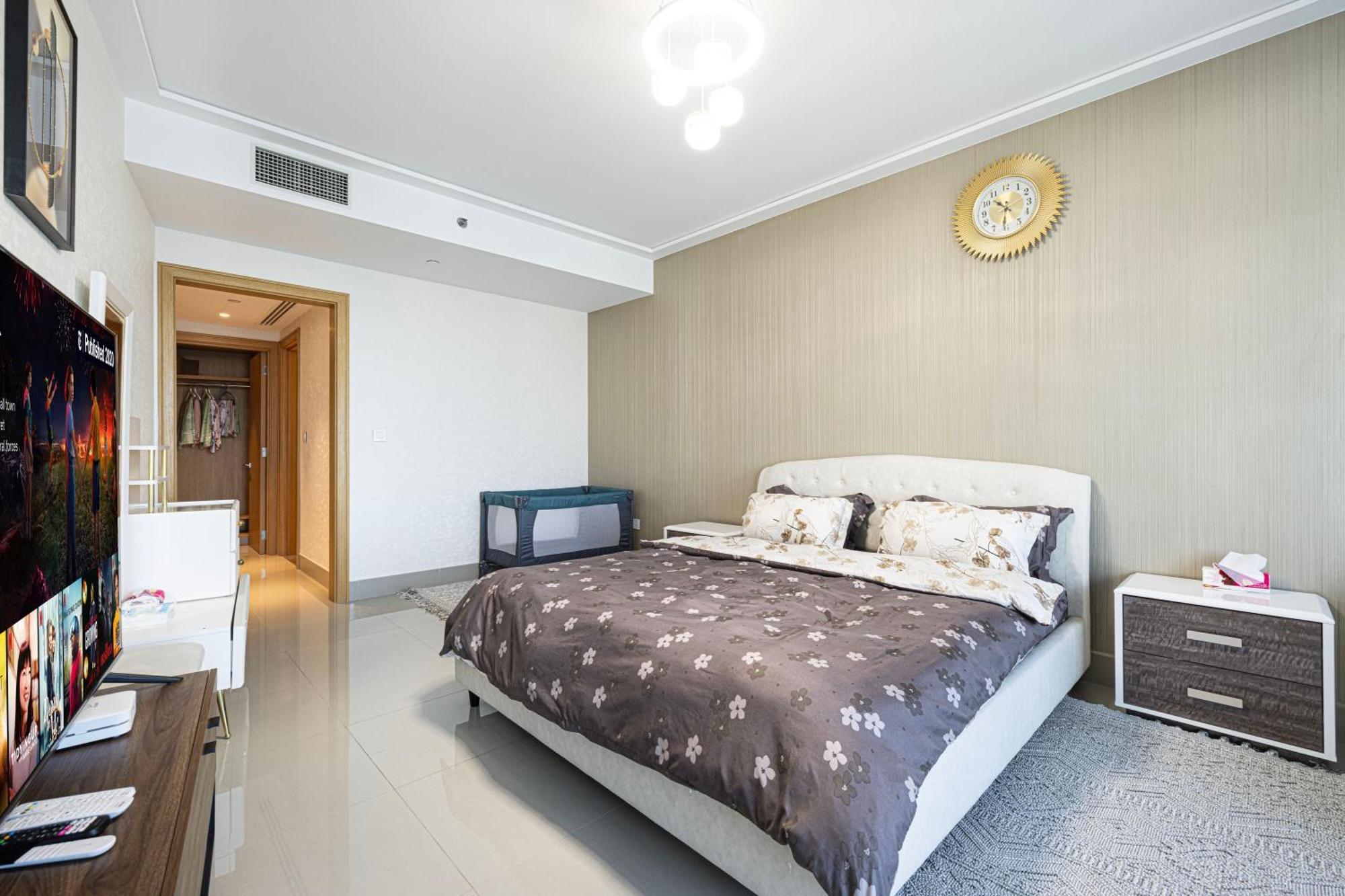5 Stars Grand Opera Tower Lux 2 Bedroom Downtown Full Burj Khalifa View Apartment *