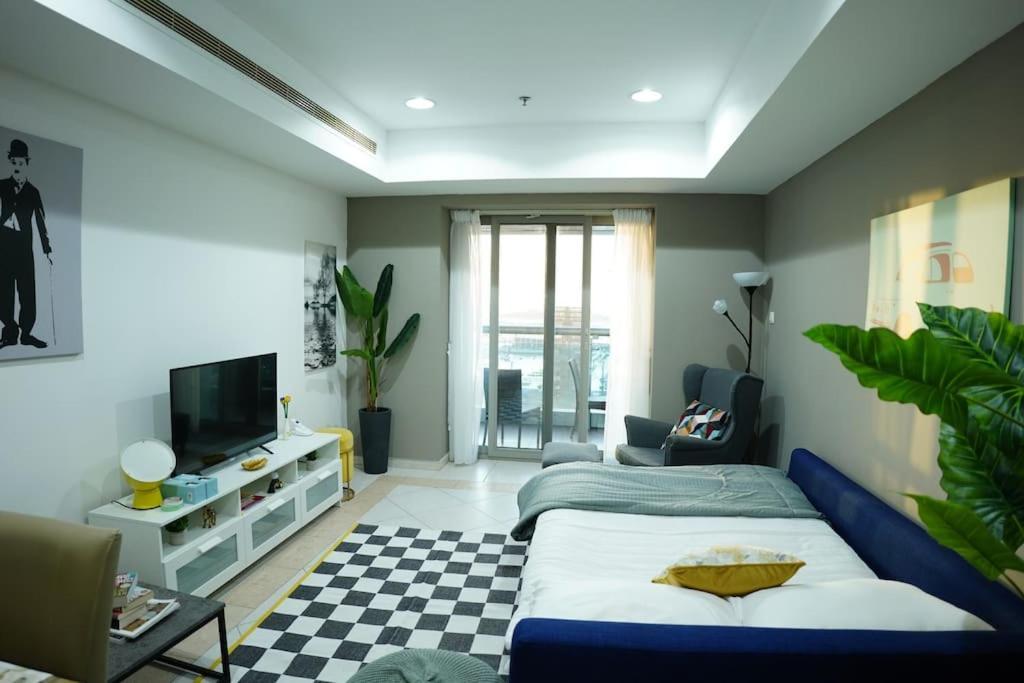 Apartment Marina View,central Location,public Transport Access,dwellingz *