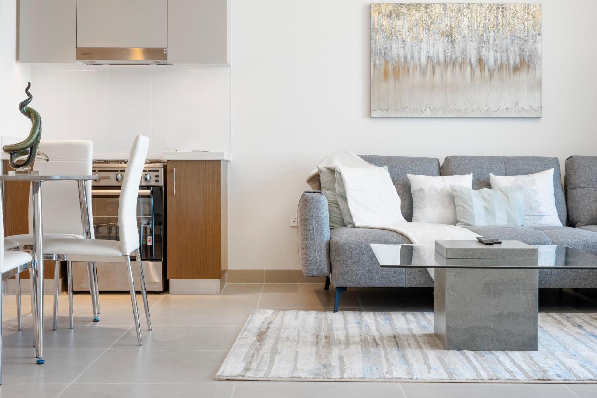 Apartment 2br Downtown Dubai, Walkable To Mall & Burj *