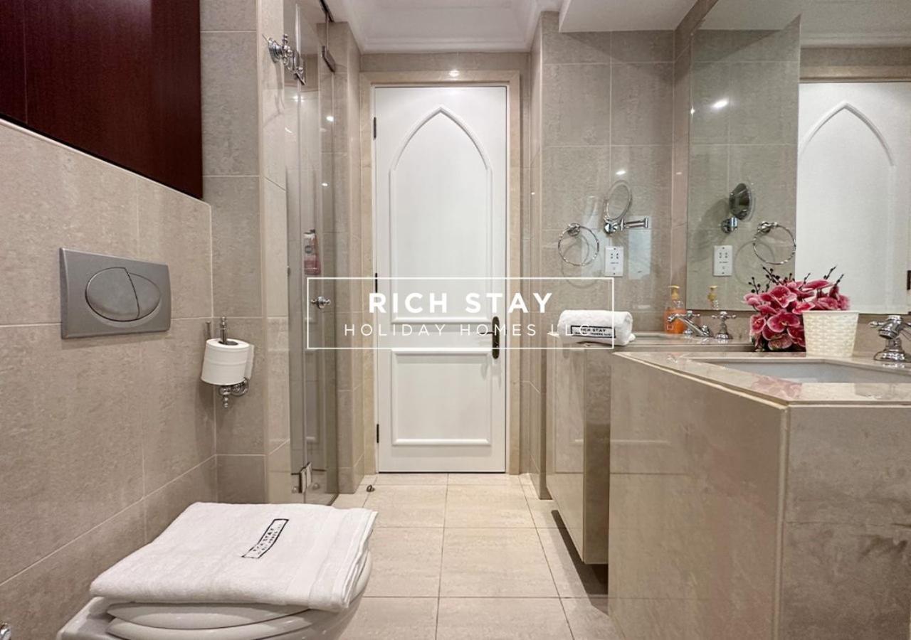 Upgraded 1br In Downtown With Burj Khalifa View * Dubai