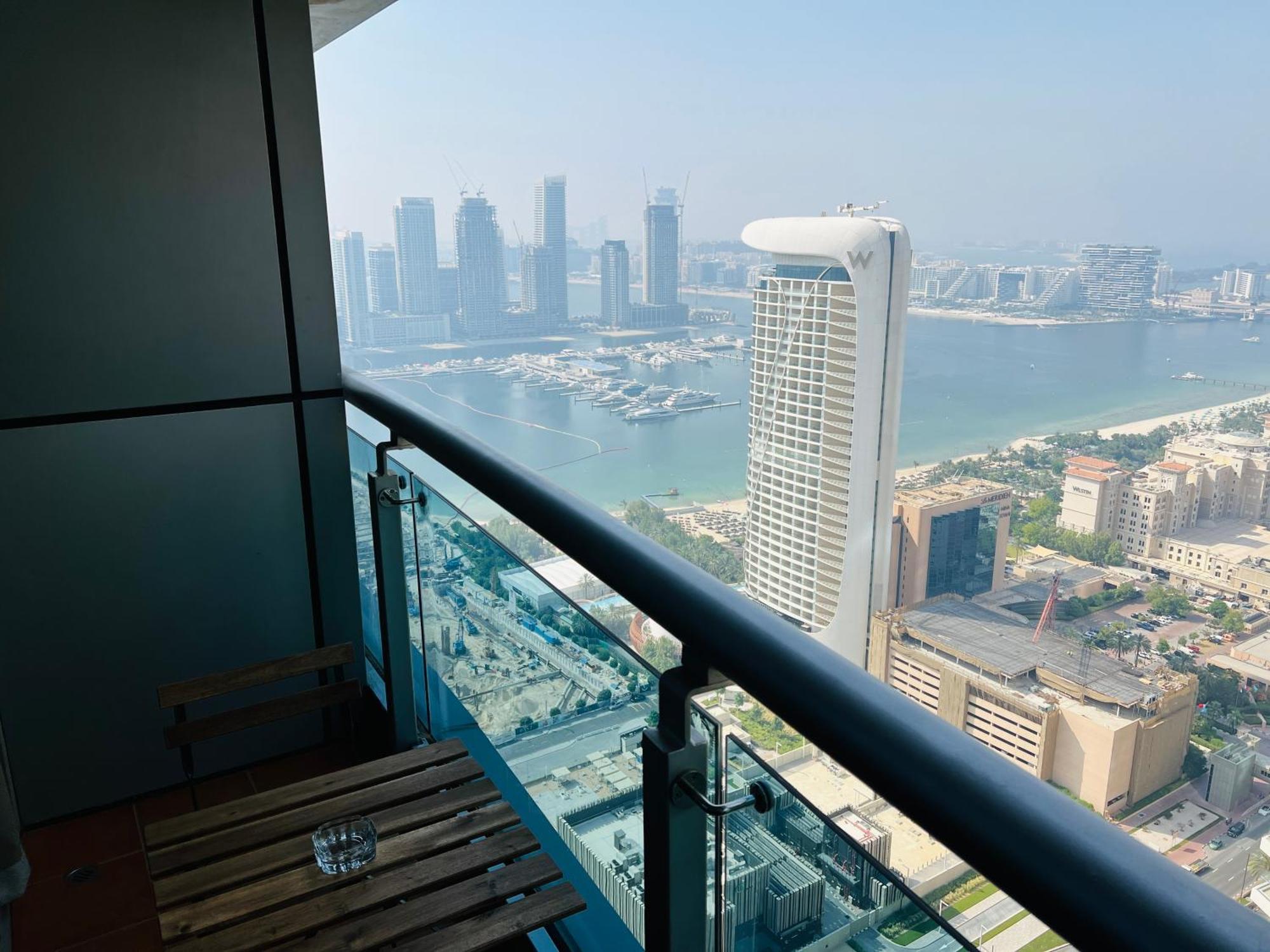 Sea View 1 Bedroom Flat, Luxury Amenities, Near & Club With Free Parking In Marina Apartment