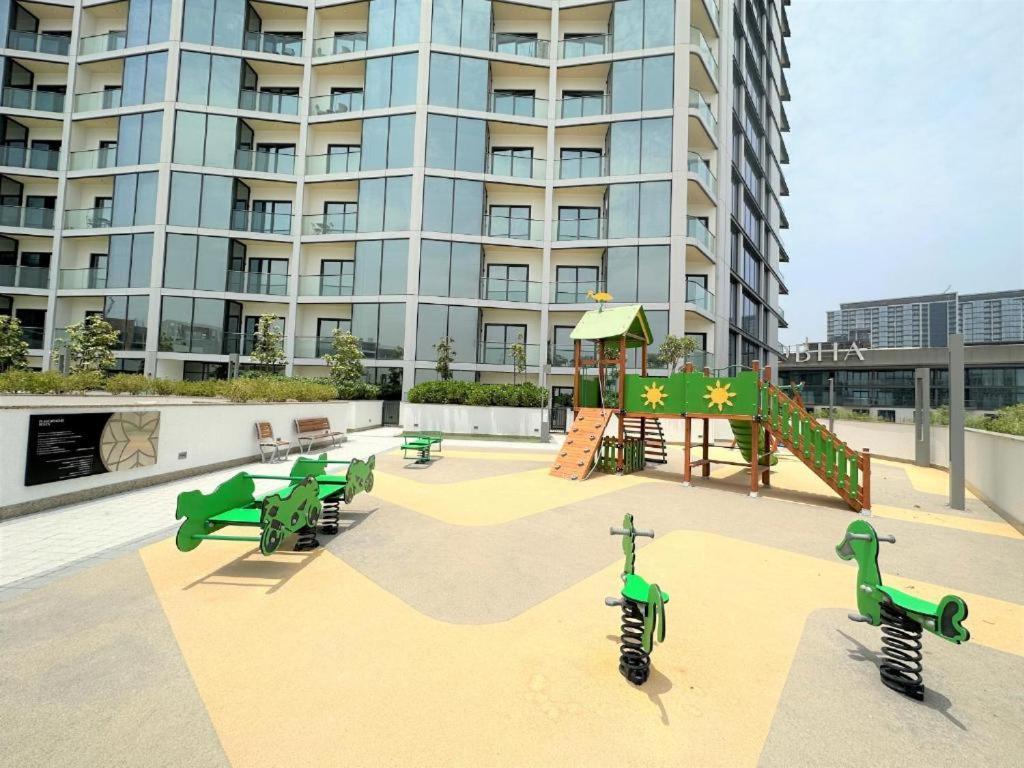 816 Sobha Waves Apartment *