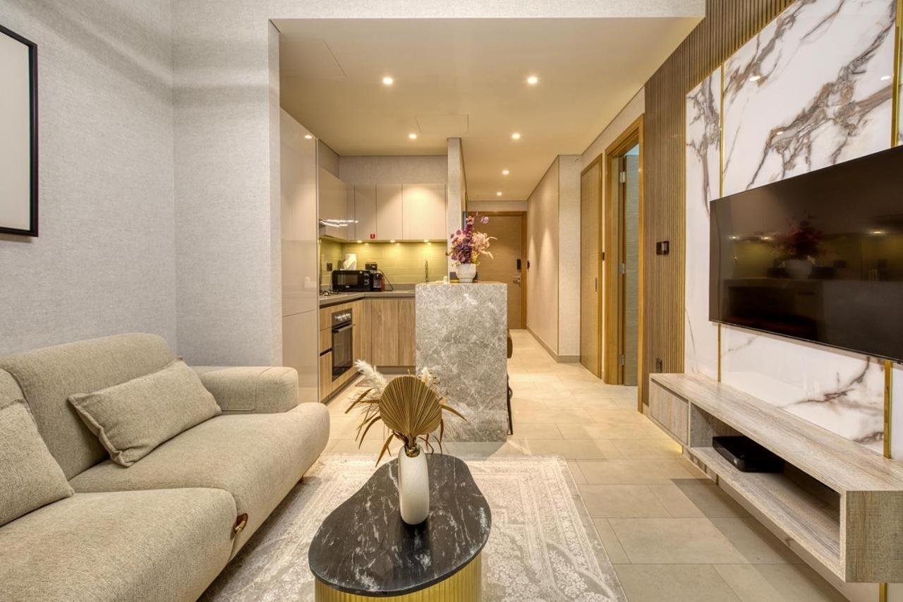 816 Sobha Waves