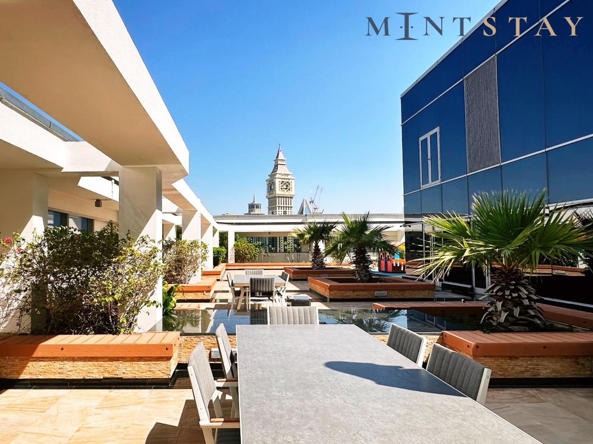 Sky Gardens, Park Avenue, Difc - Mint