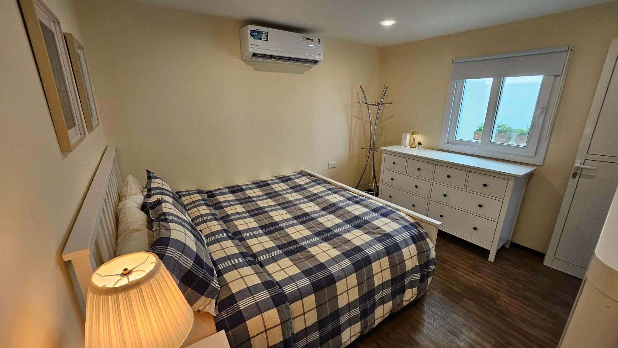 Bungalow 8 - Luxury 1-bedroom In Jvt Guest house Dubai