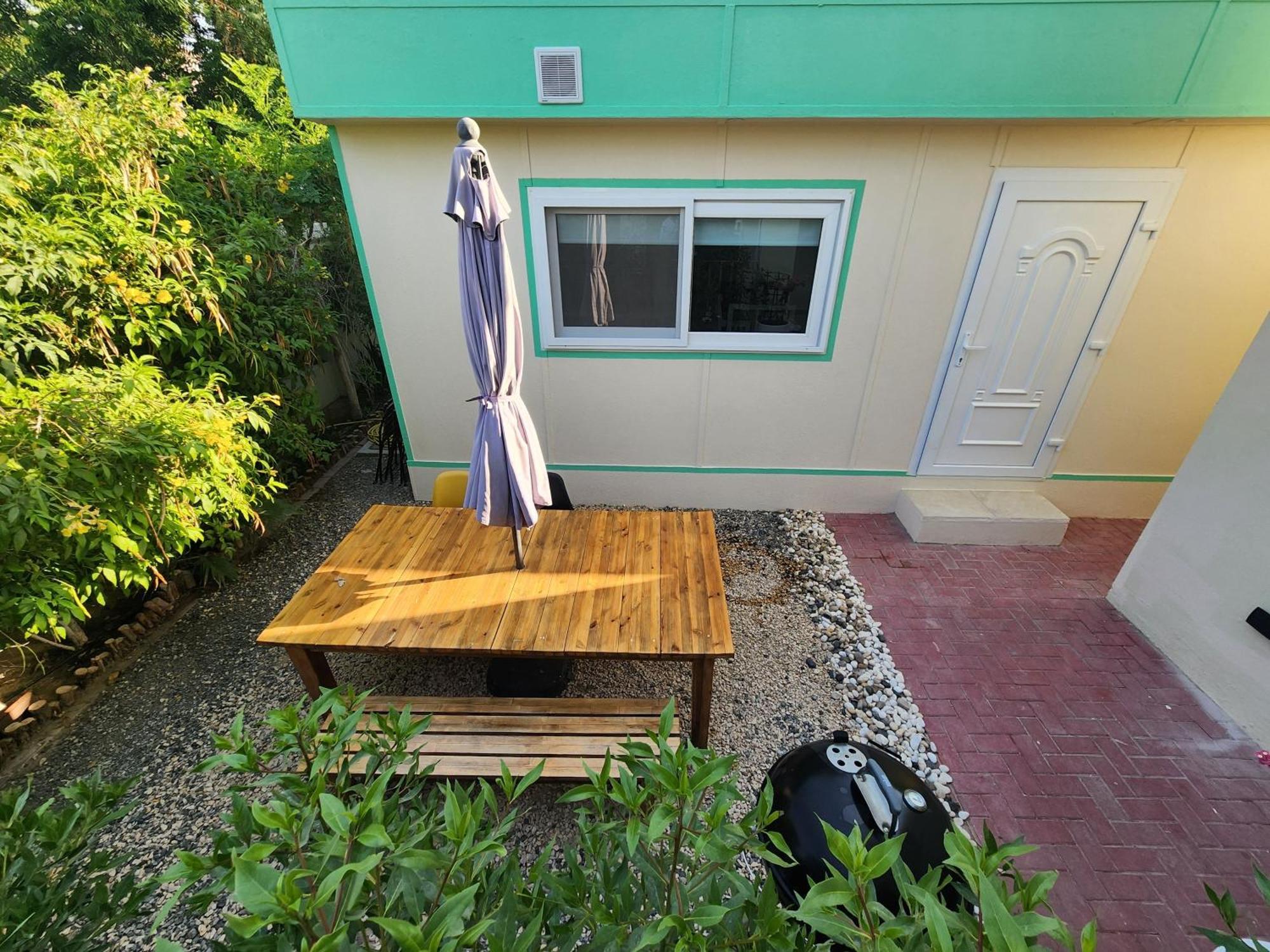 Bungalow 8 - Luxury 1-bedroom In Jvt Guest house Dubai