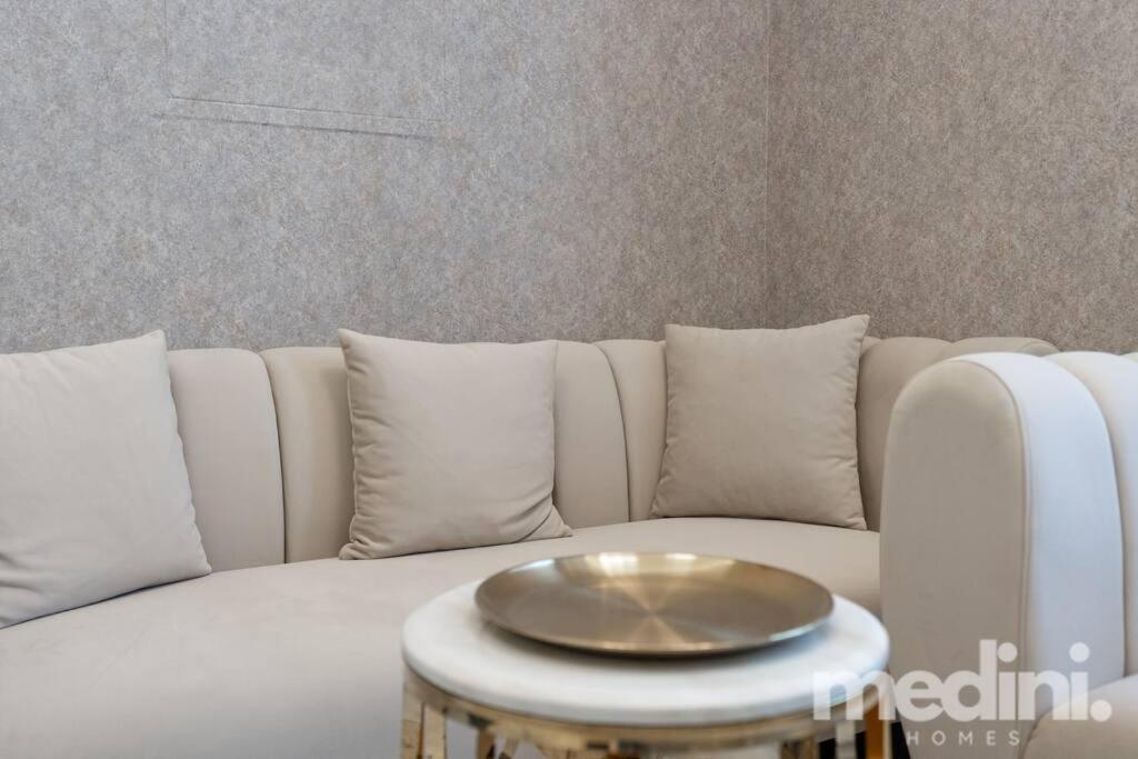 2 Bhk With Private Pool - Samana Golf Avenue - *
