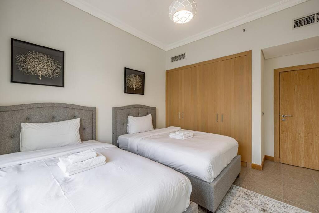 Breathtaking 3 Beds ,beach Access, Fully Upgraded * Dubai