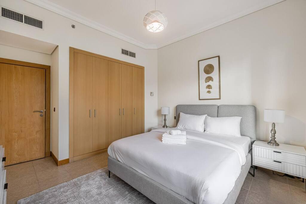 Apartment Breathtaking 3 Beds ,beach Access, Fully Upgraded