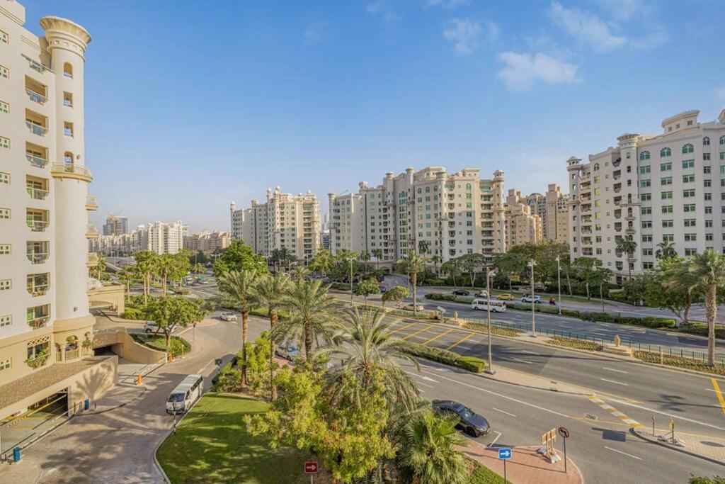 Breathtaking 3 Beds ,beach Access, Fully Upgraded Dubai