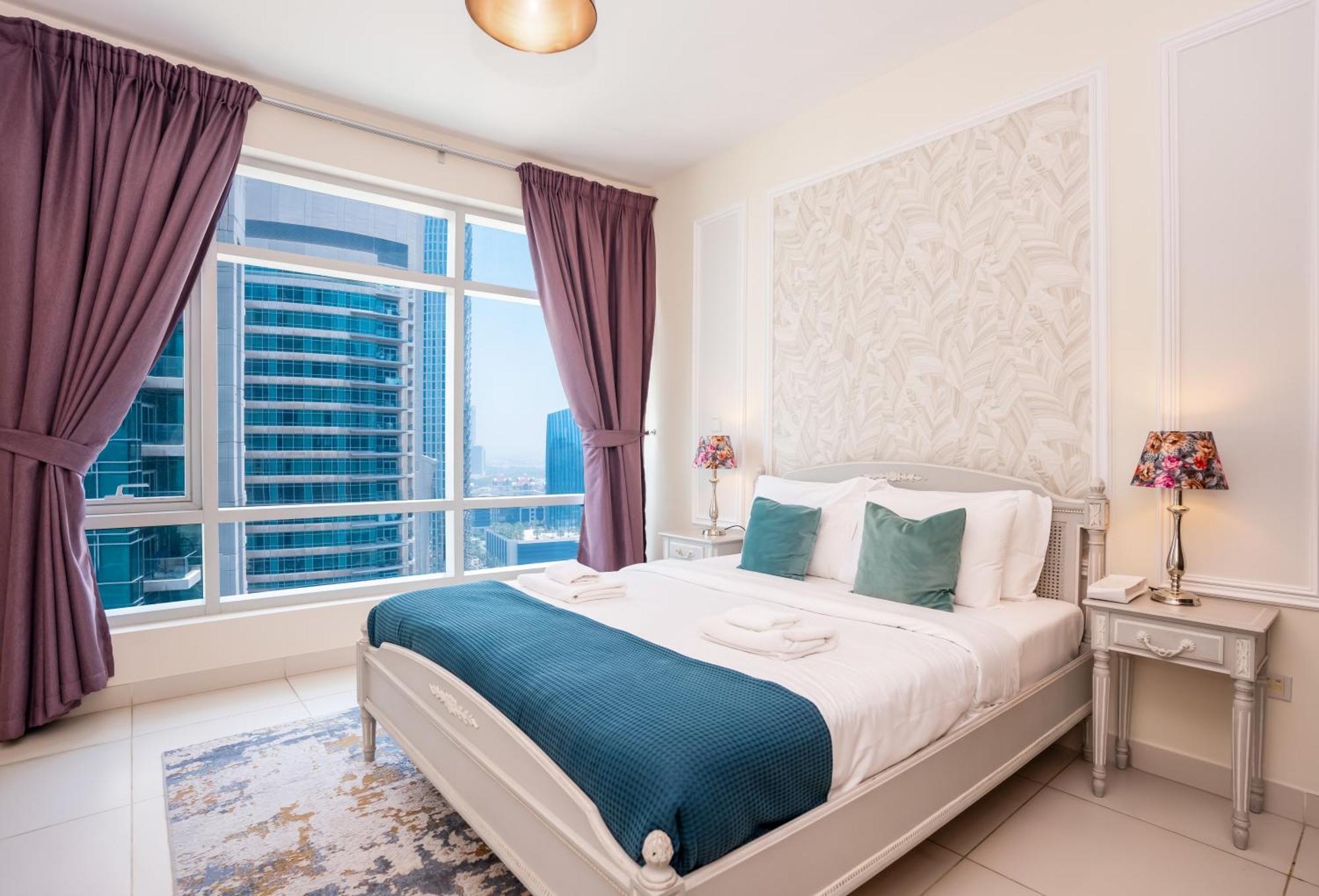 Vacay Lettings - Loft Downtown * Dubai
