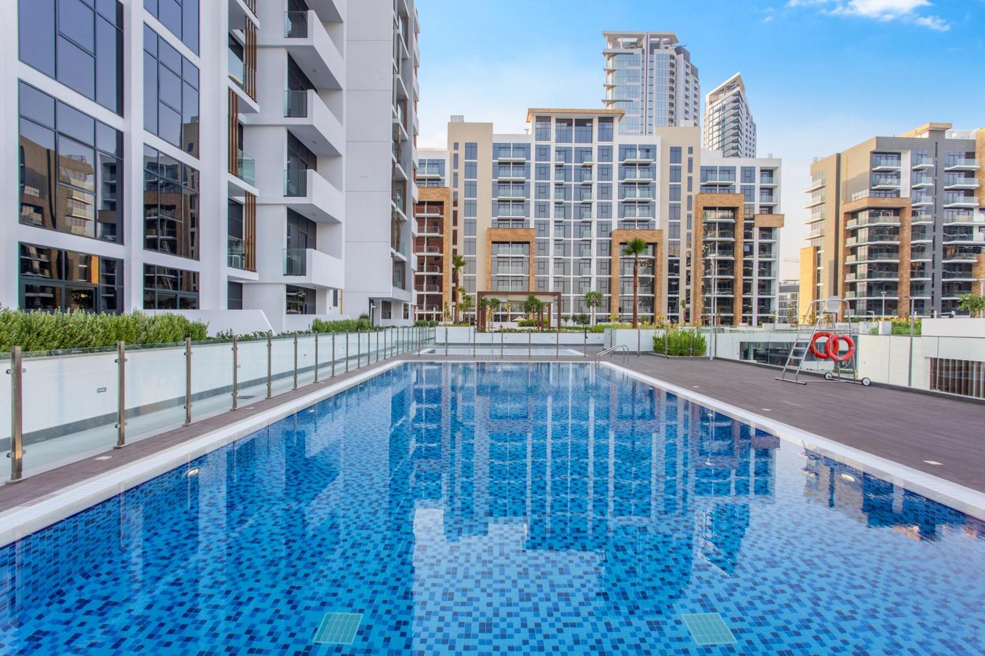 Elegant 1br Retreat In Azizi Riviera 36 Apartamento