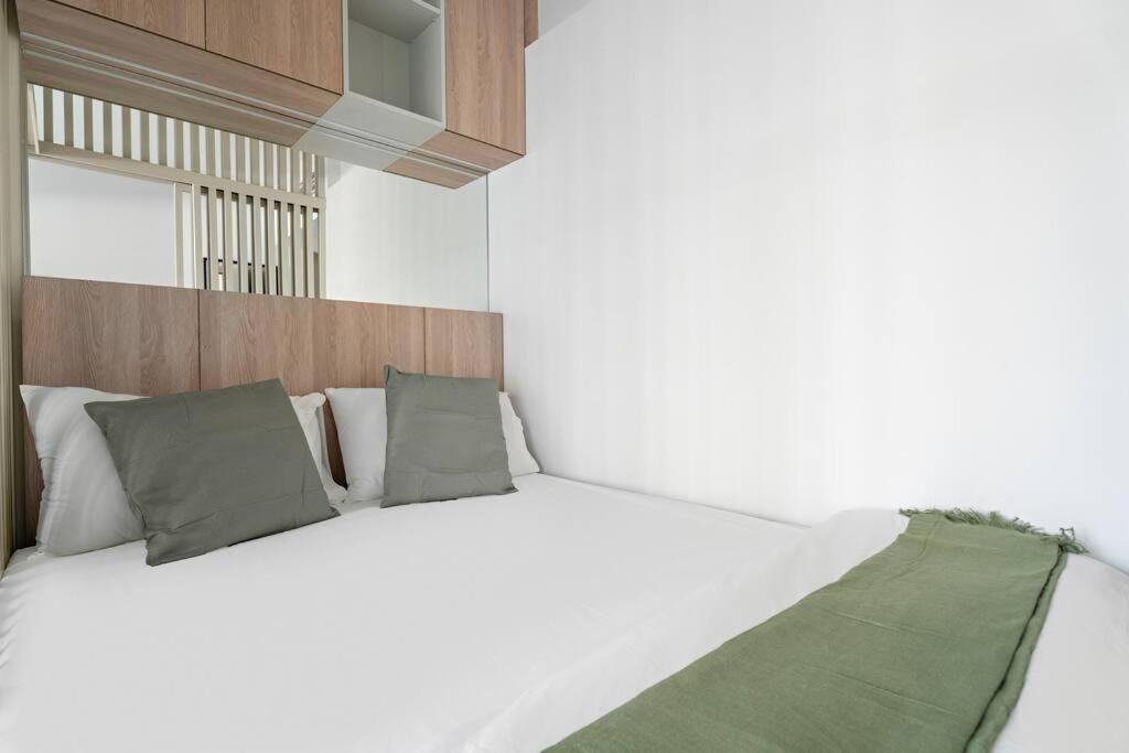 New Design Next To Burj Khalifa, Mall & Fountain Apartment