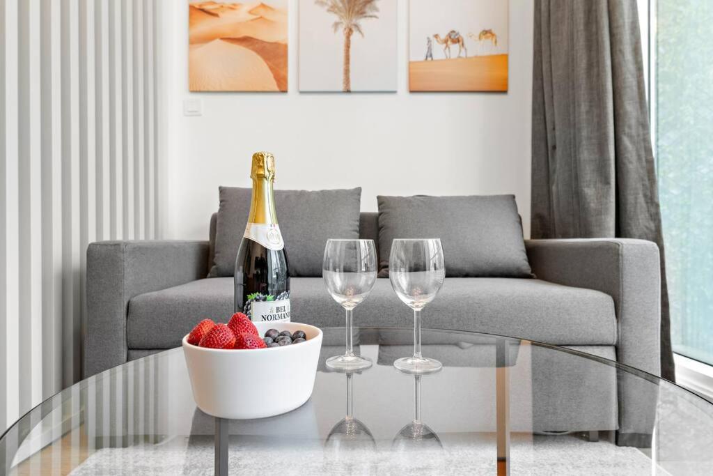 Apartment New Design Next To Burj Khalifa, Mall & Fountain *