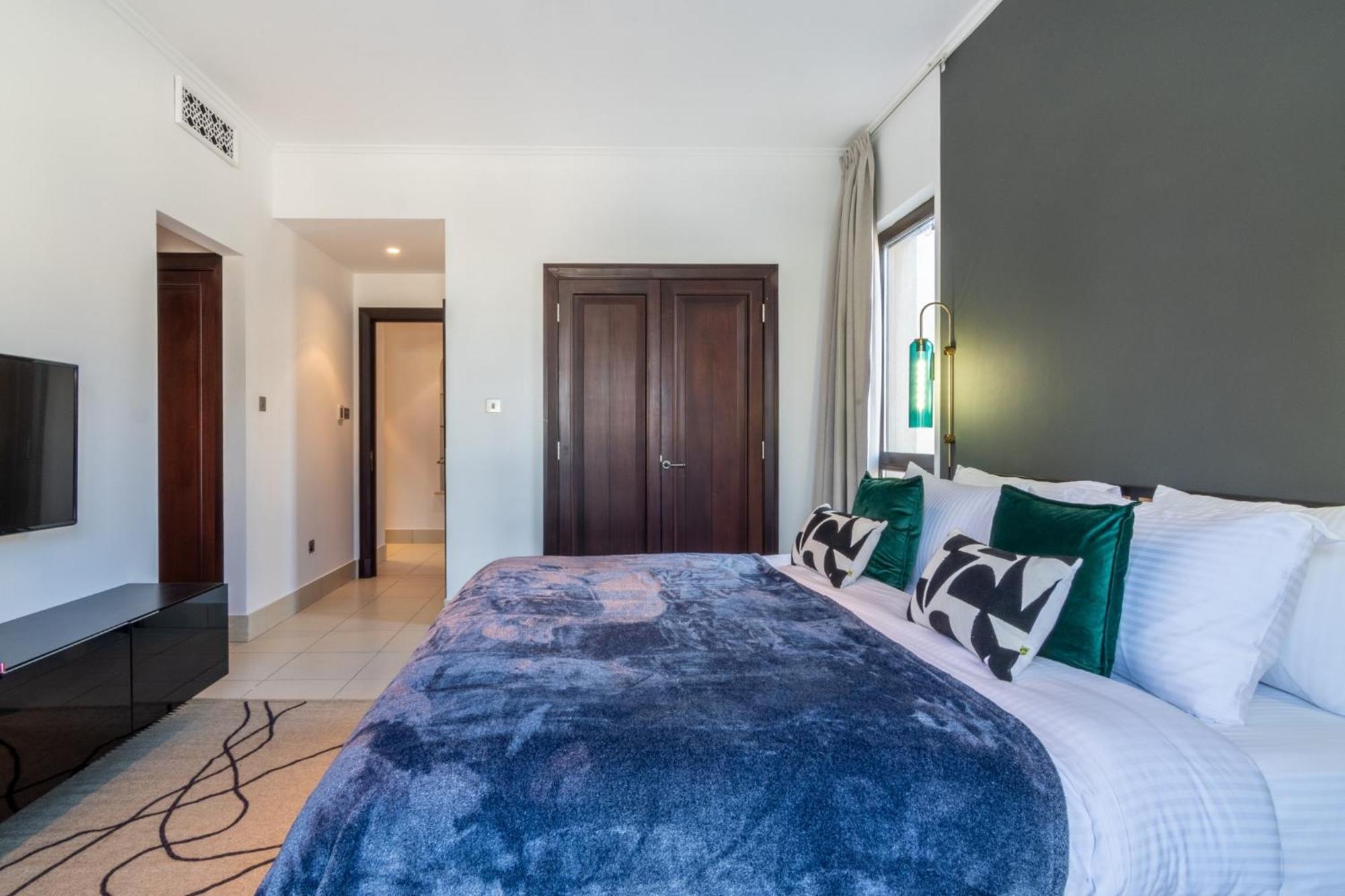 The Smart Concierge - Reehan 6 *