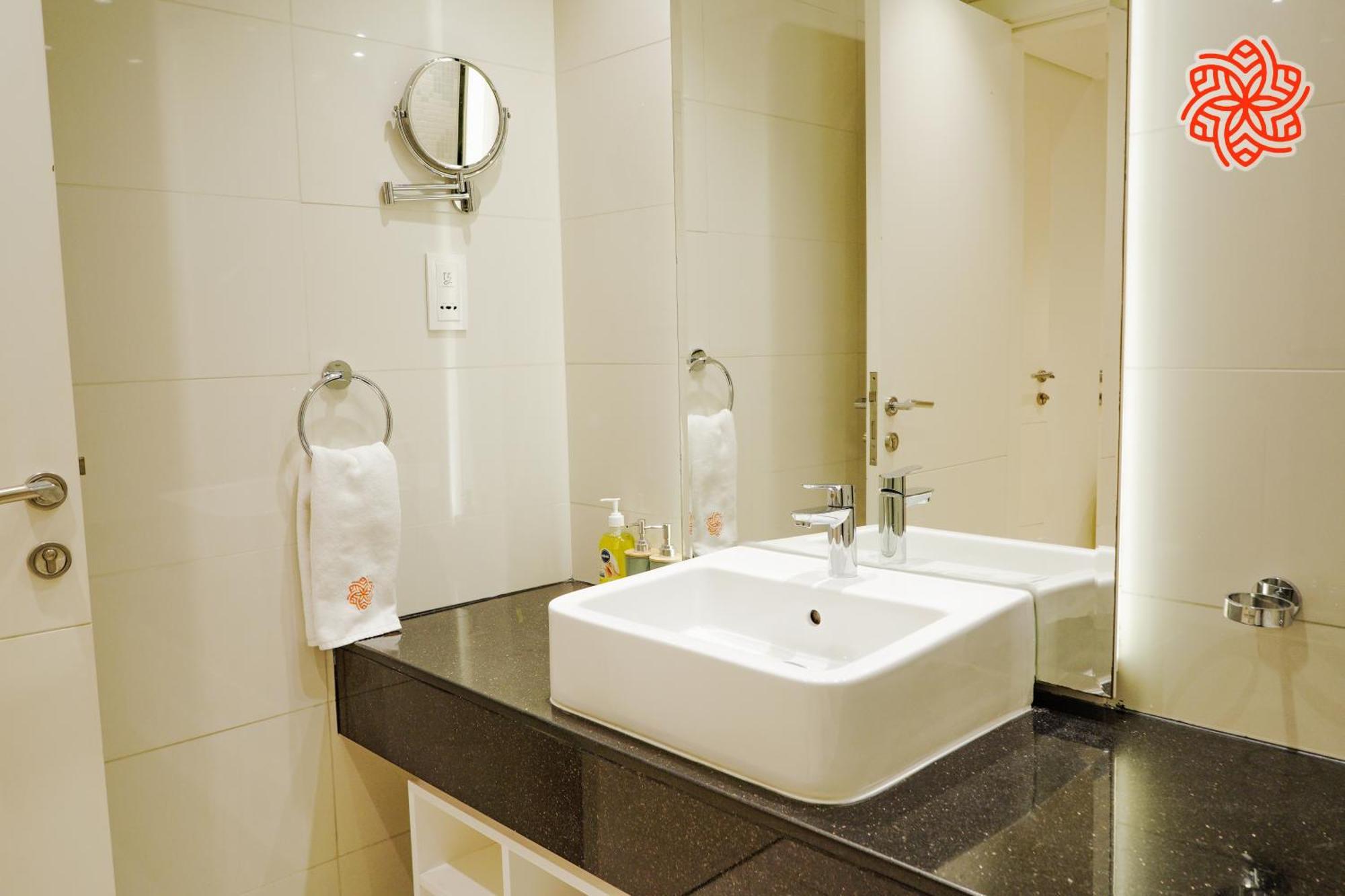 Alashrafia Saray - Waterside 1br Apartment *