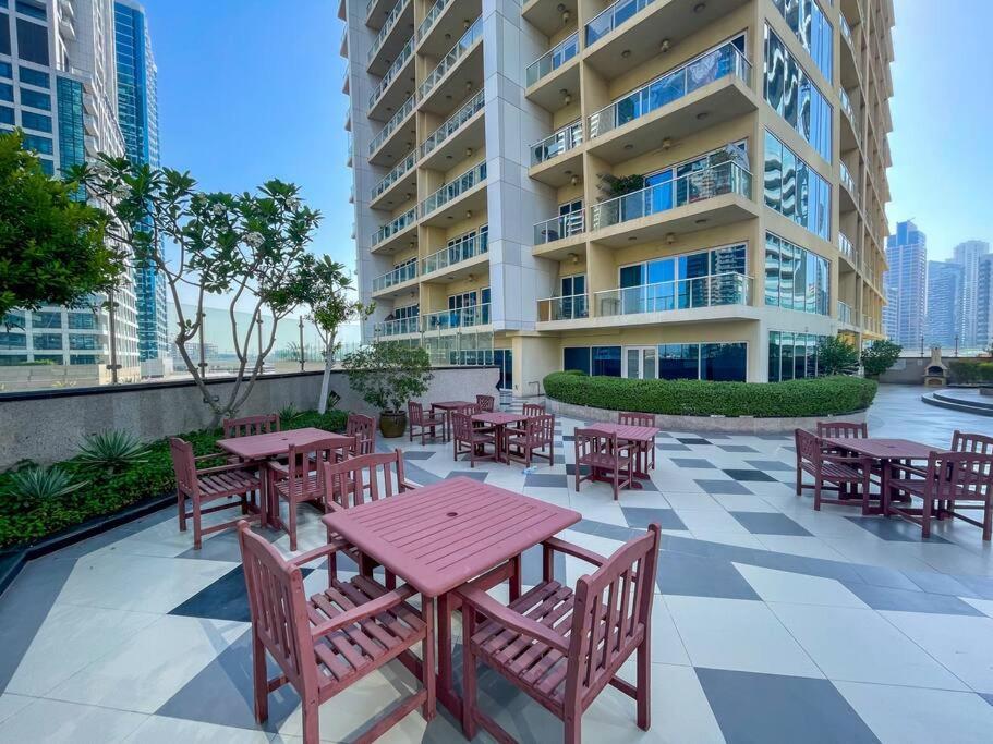 Unwind Above The Clouds, High Floor Gem Near Jbr, Marina & Dmcc Metro *